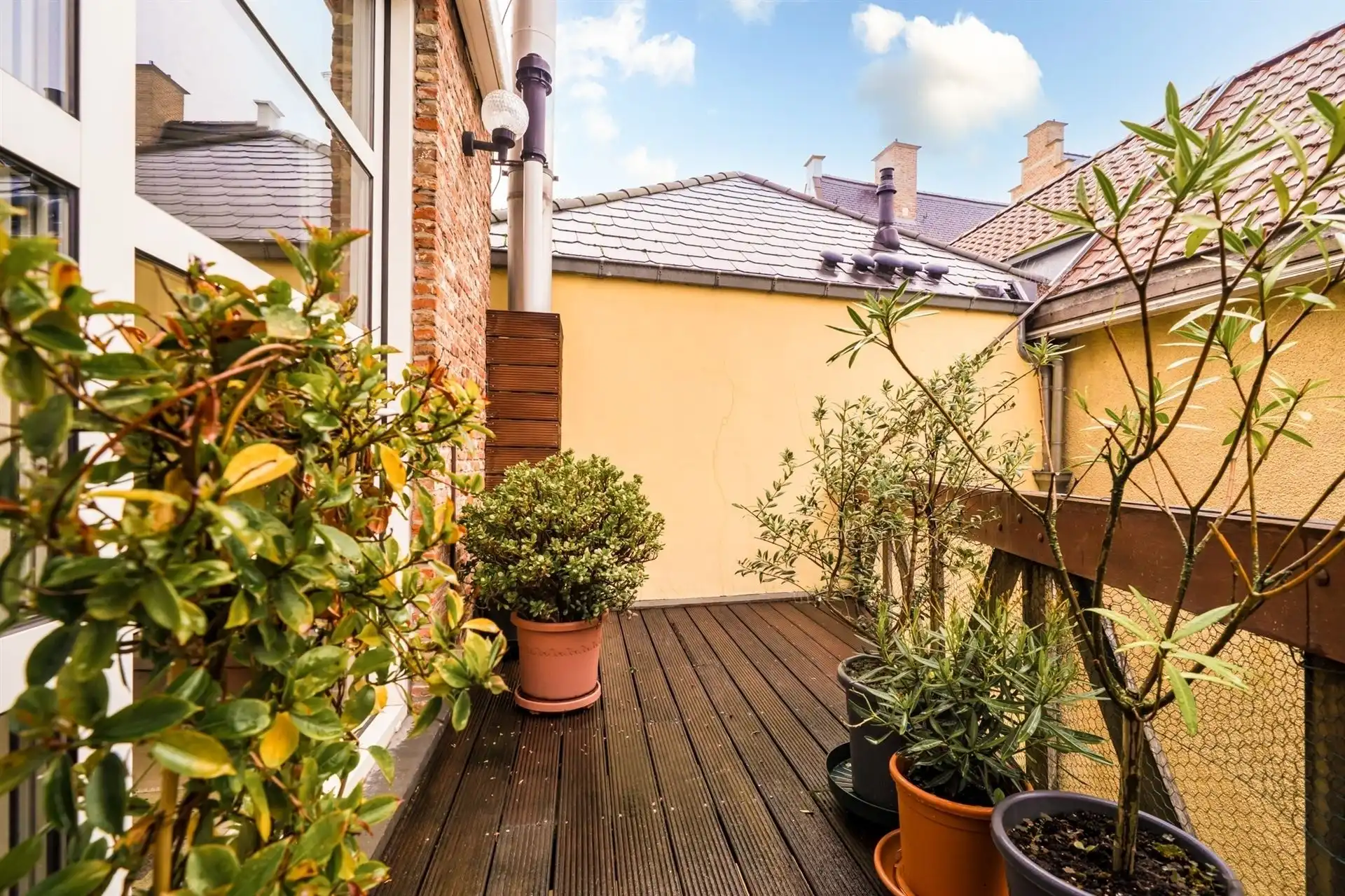 Handel 98 m2 en 62 m2 op 1e verd + duplex appartement op 2e & 3e  foto 25