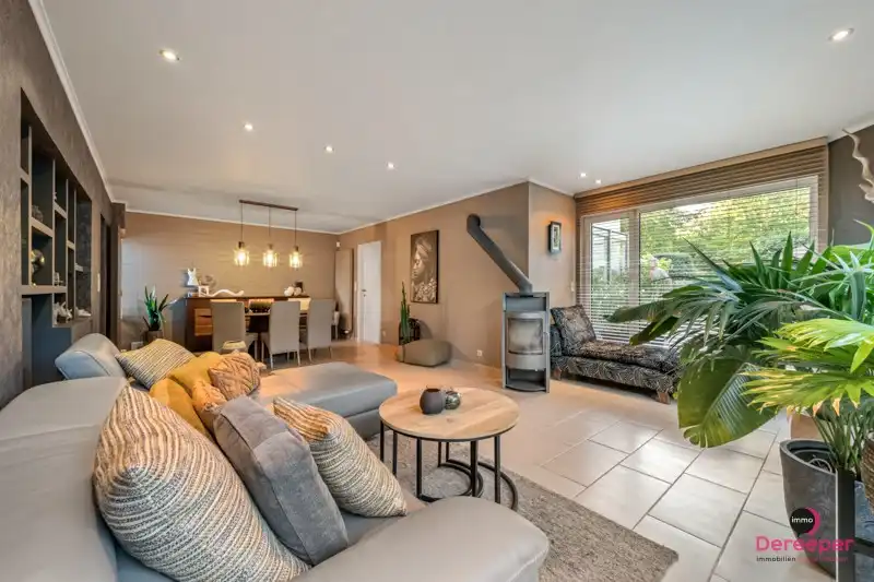 Unieke woning met handelsruimte en opslagplaats op 817m² – stijlvol wonen en werken combineren! foto 2