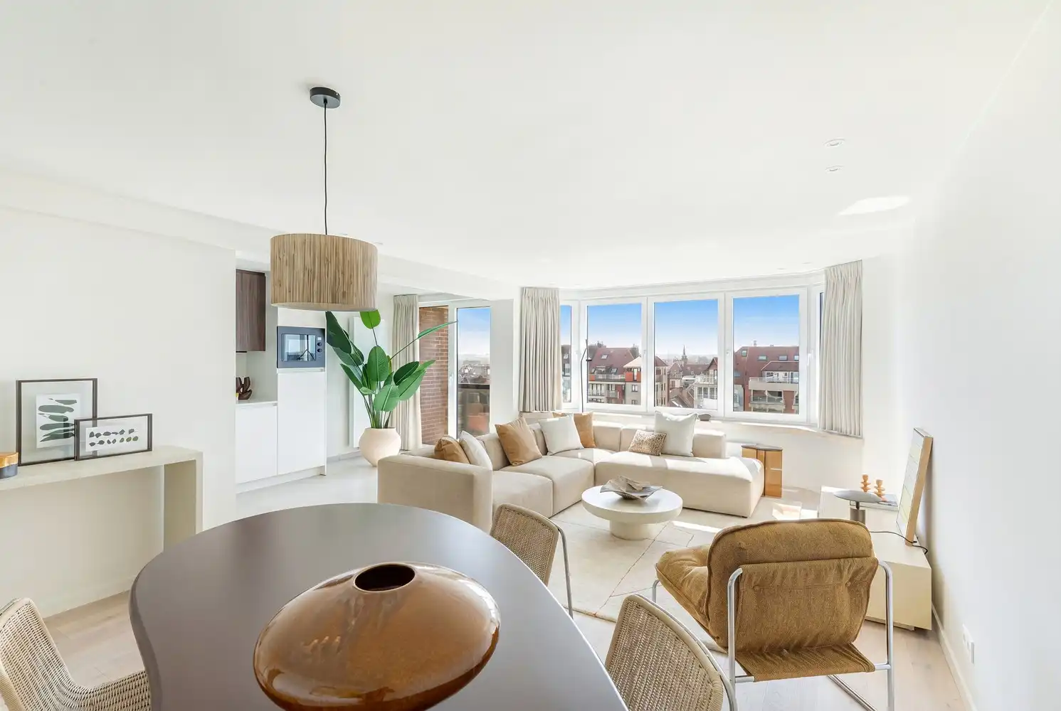Prachtig vernieuwd appartement met open zichten en terrassen foto {{pictureIndex}}