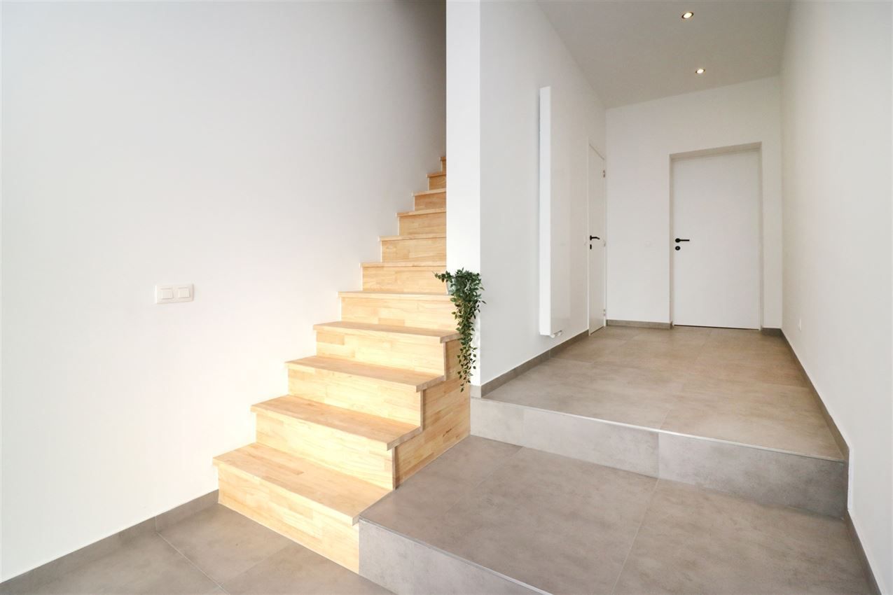 gerenoveerd, energiezuinig, inpandig Zgericht terras en garage foto 5