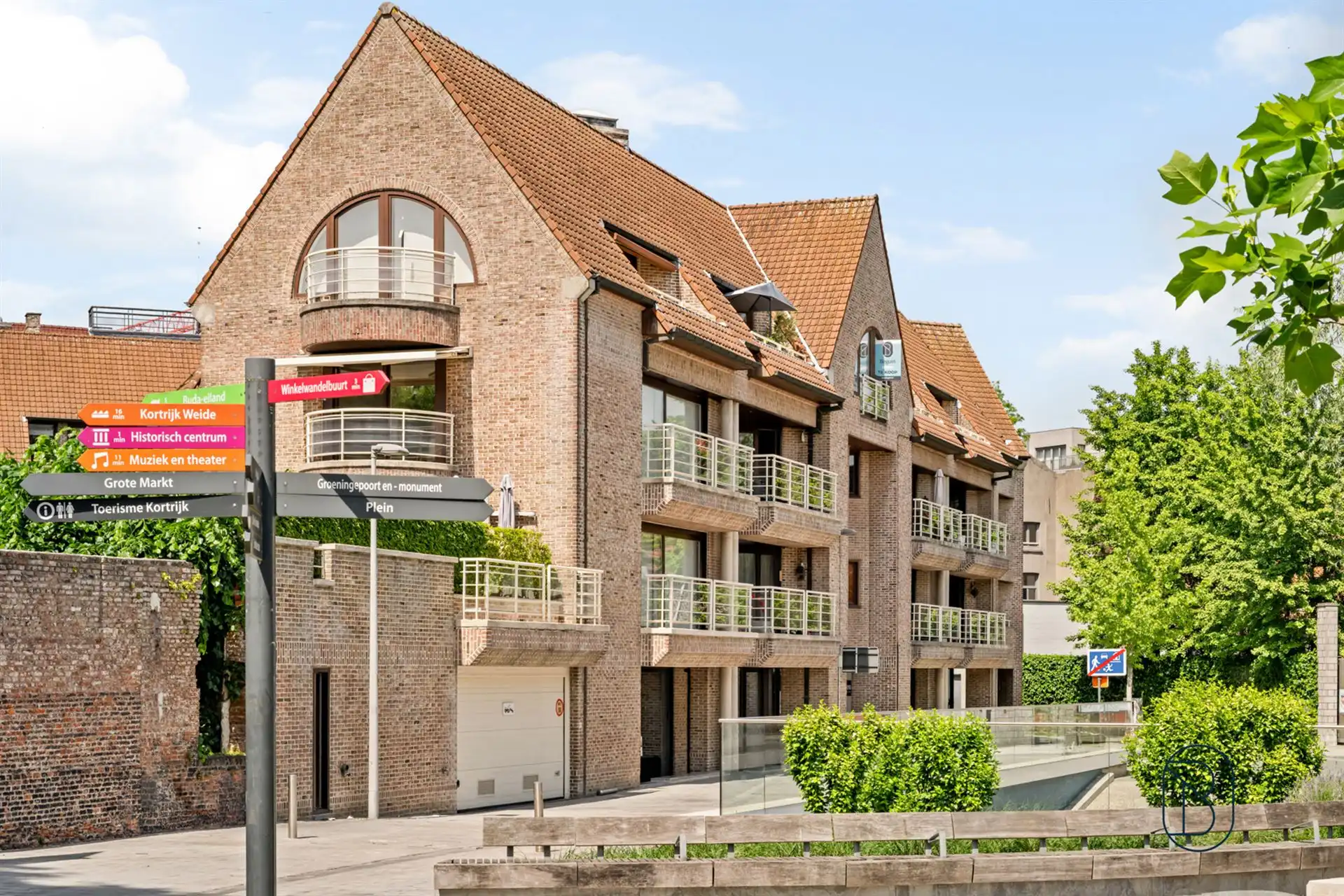 Topgelegen 2 SLK-appartement met veel potentieel foto 2