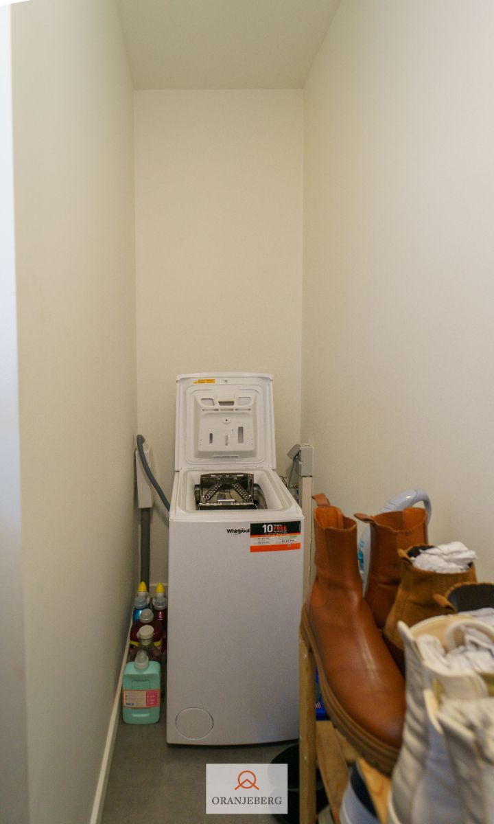 Uniek gelegen gerenoveerd appartement in hartje Gent op het Sint-Baafsplein foto 29