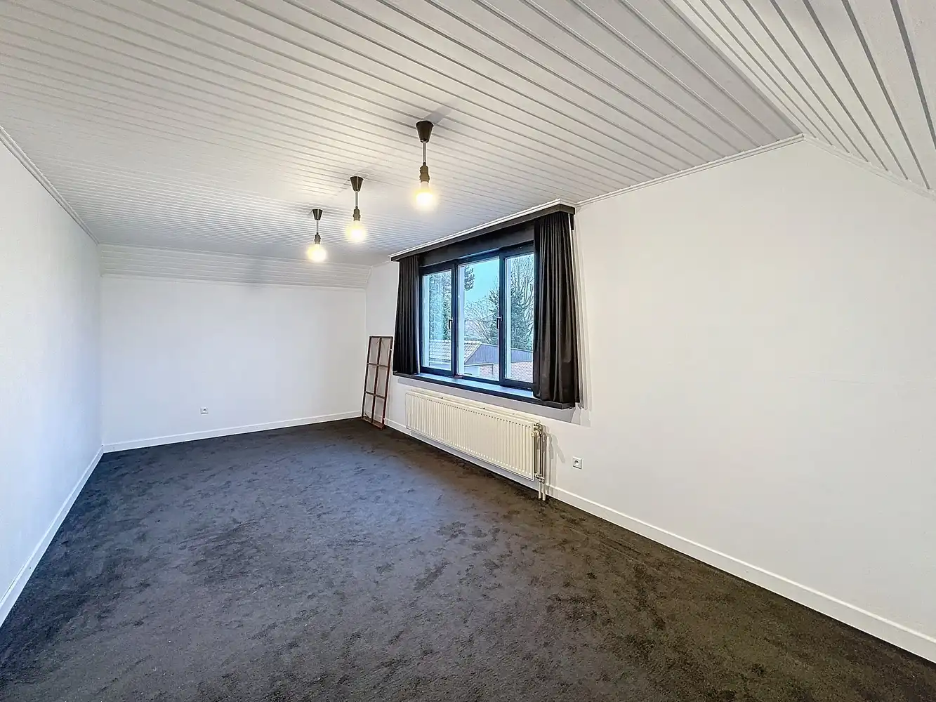 Ruime villa met zwembad op een rustige locatie foto 11