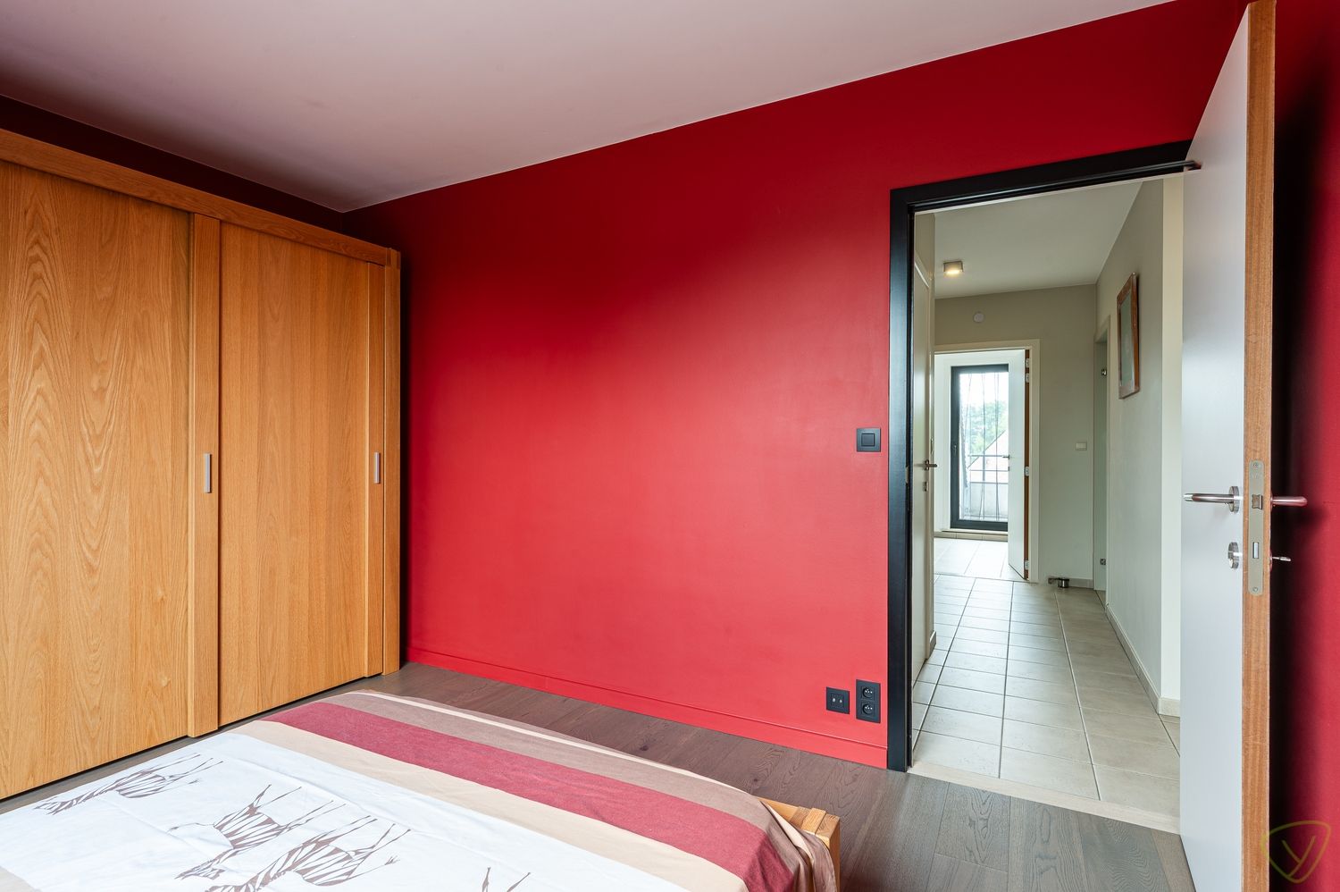 Instapklaar duplex-appartement met terras en garage in Adegem foto 12