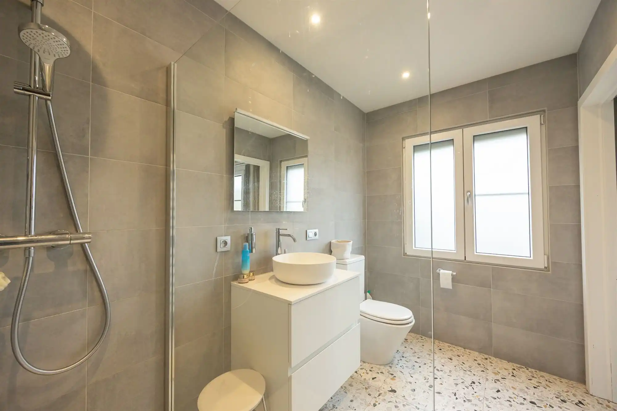 Instapklare gezinswoning met 3 à 4 slpk en zonnige tuin foto 13