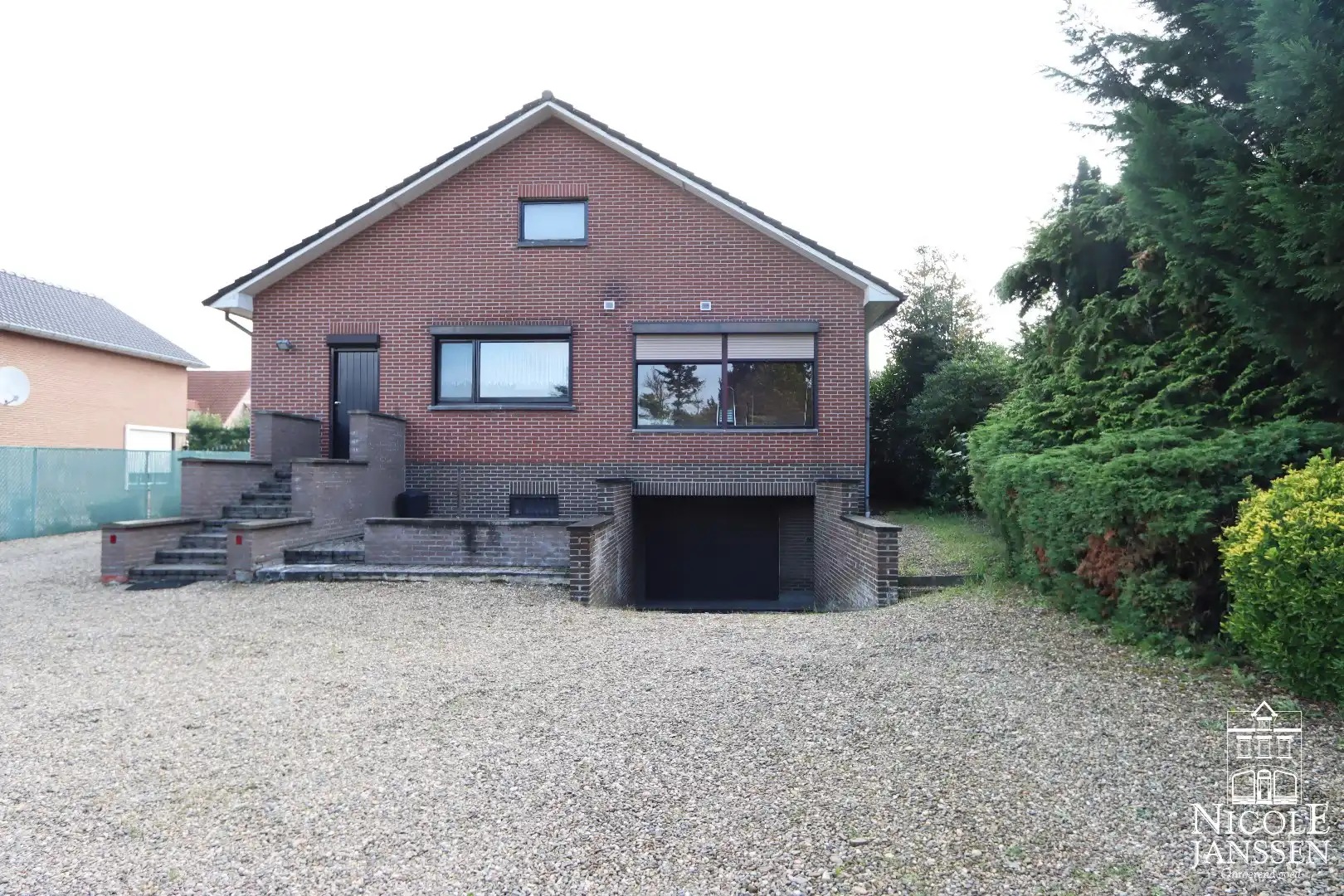 Gelijkvloerse verzorgde woning nabij het centrum van Maaseik foto 16