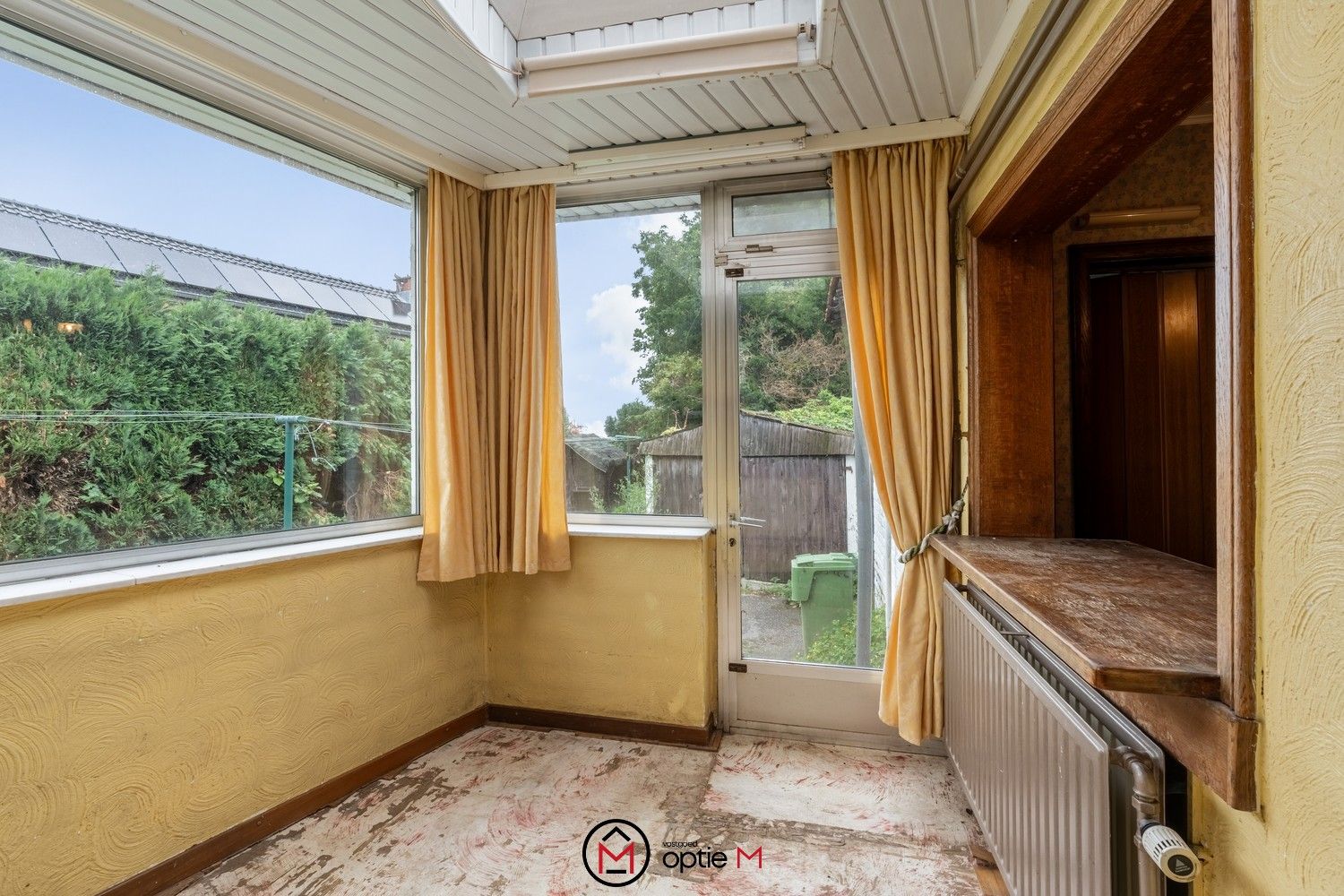 Te renoveren woning met zicht op uitgestrekte velden foto 9