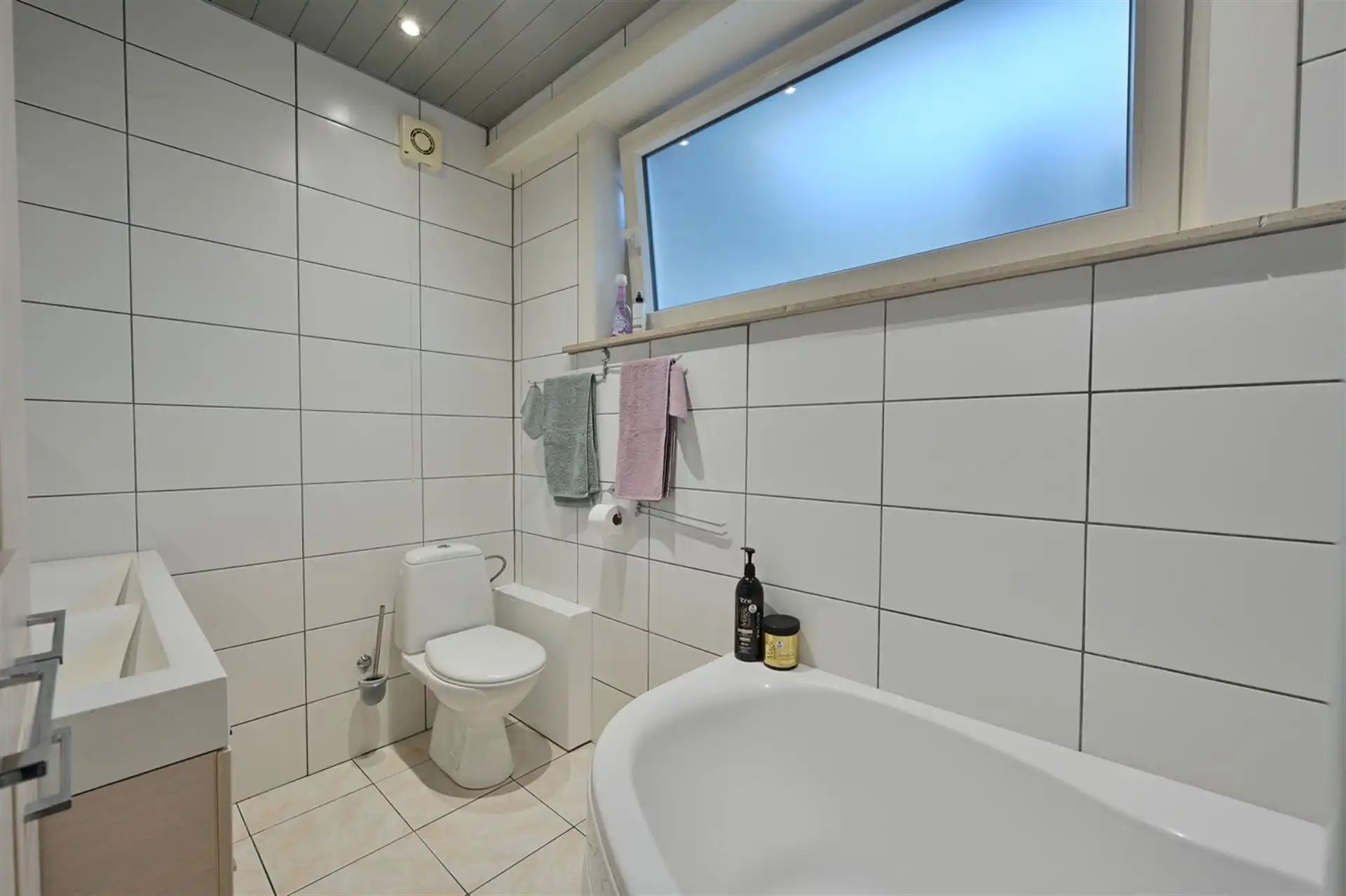 Zeer rustig gelegen laagbouwwoning, 3 slaapkamers, instapklaar op een perceel van 790m² foto 17