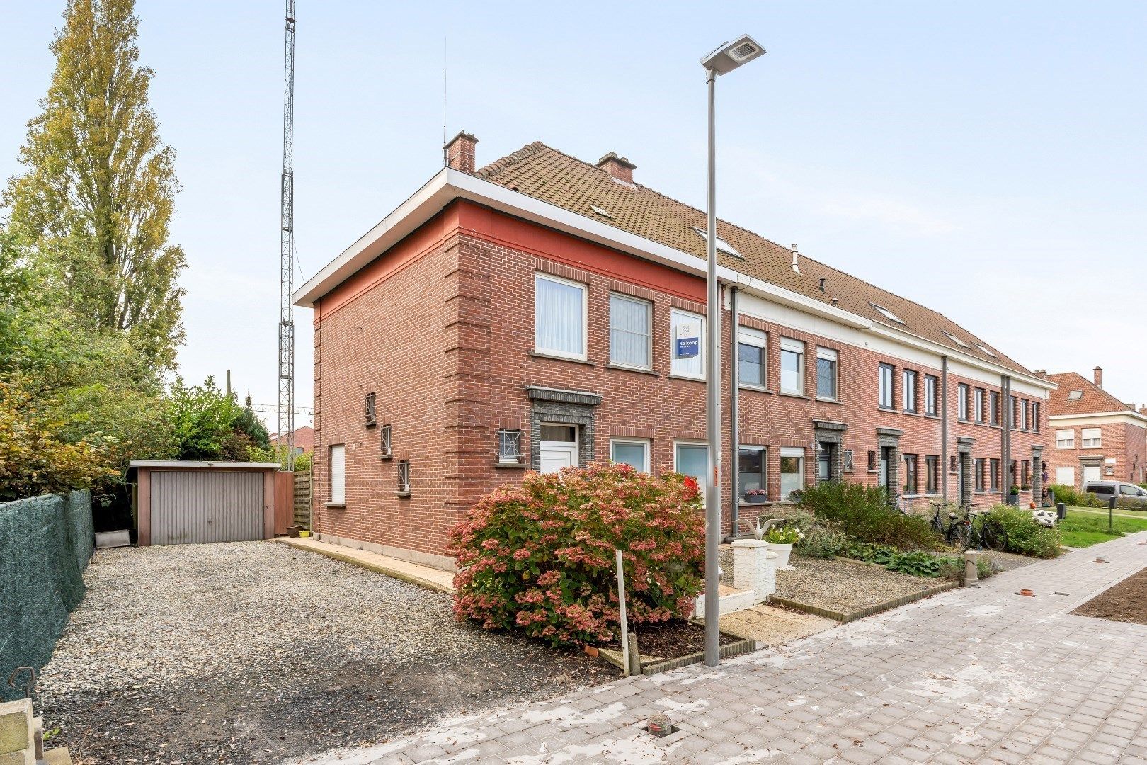 Hoofdfoto van de publicatie: Ruime woning met 4 slaapkamers in vernieuwde doodlopende straat!