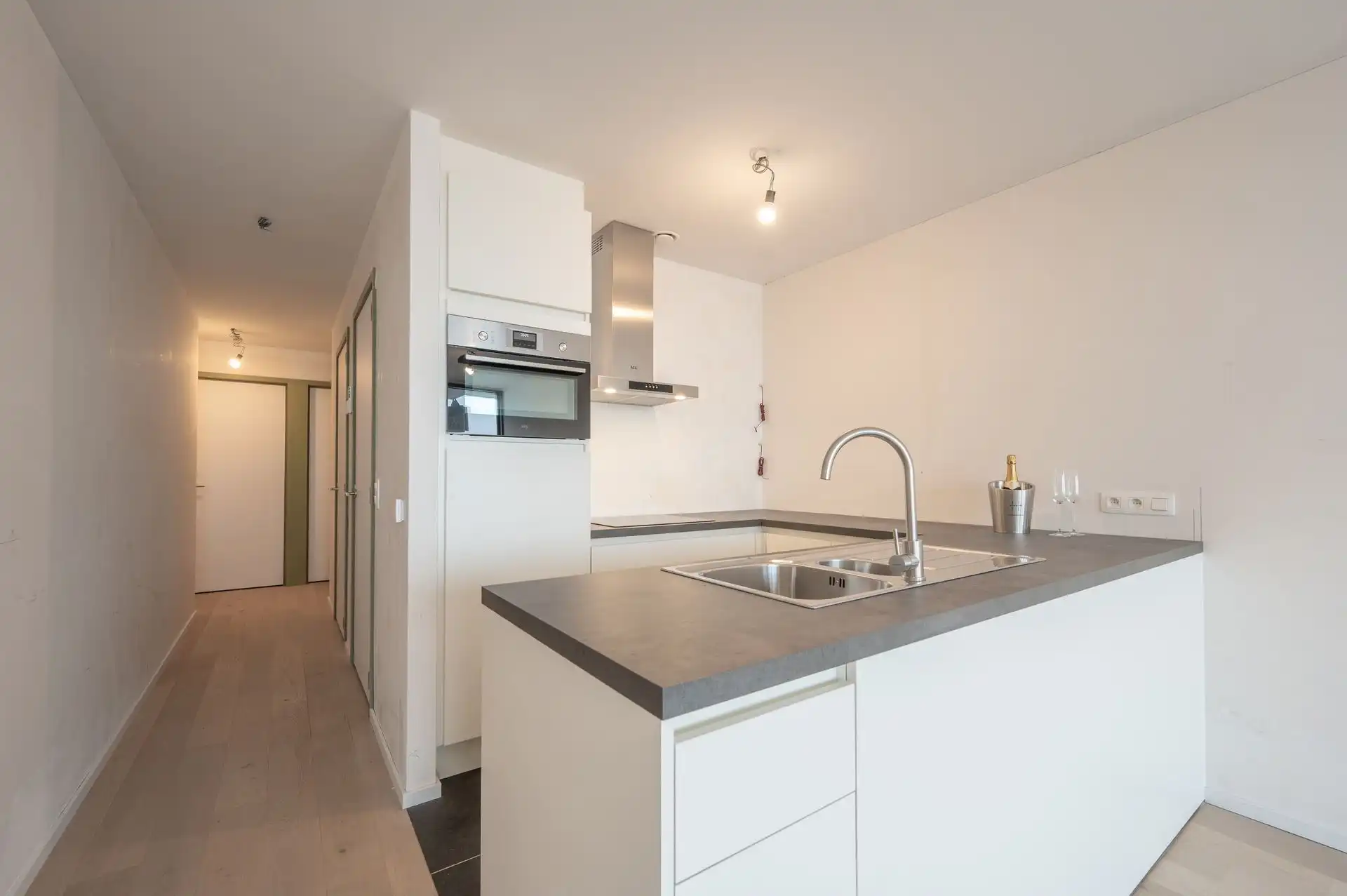 Uniek 2 slaapkamerappartement in Residentie Pier foto 9