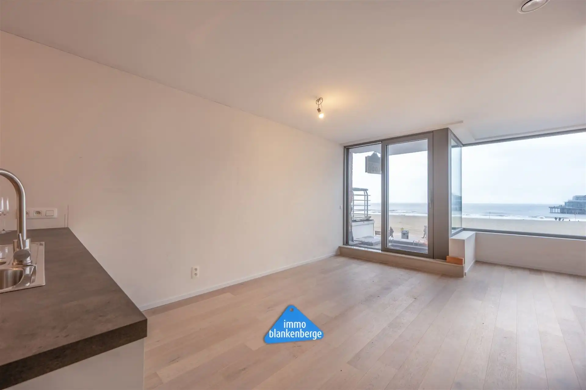 Uniek 2 slaapkamerappartement in Residentie Pier foto 9