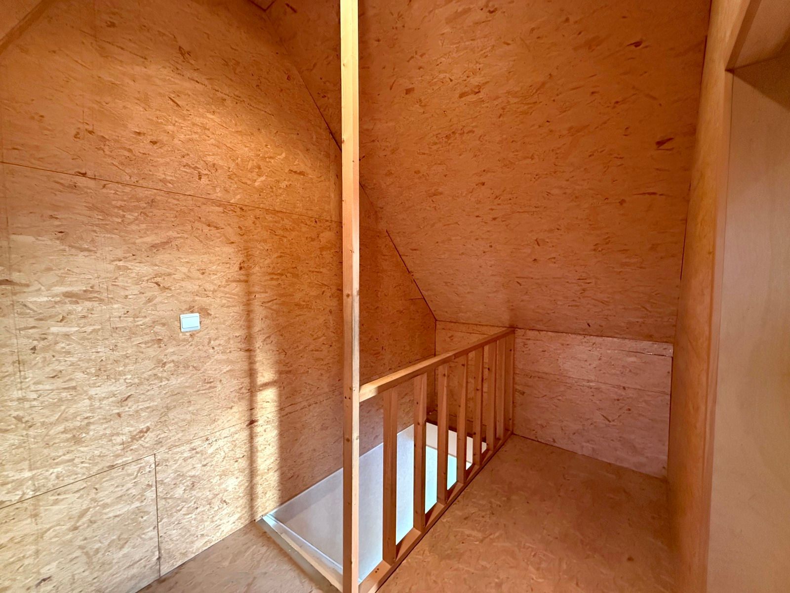 Half open woning met 4 slaapkamers, tuin en garage foto 18