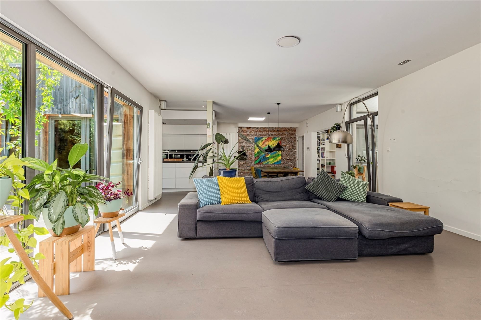 Uniek huis met winkel, atelier of bureel  foto {{pictureIndex}}