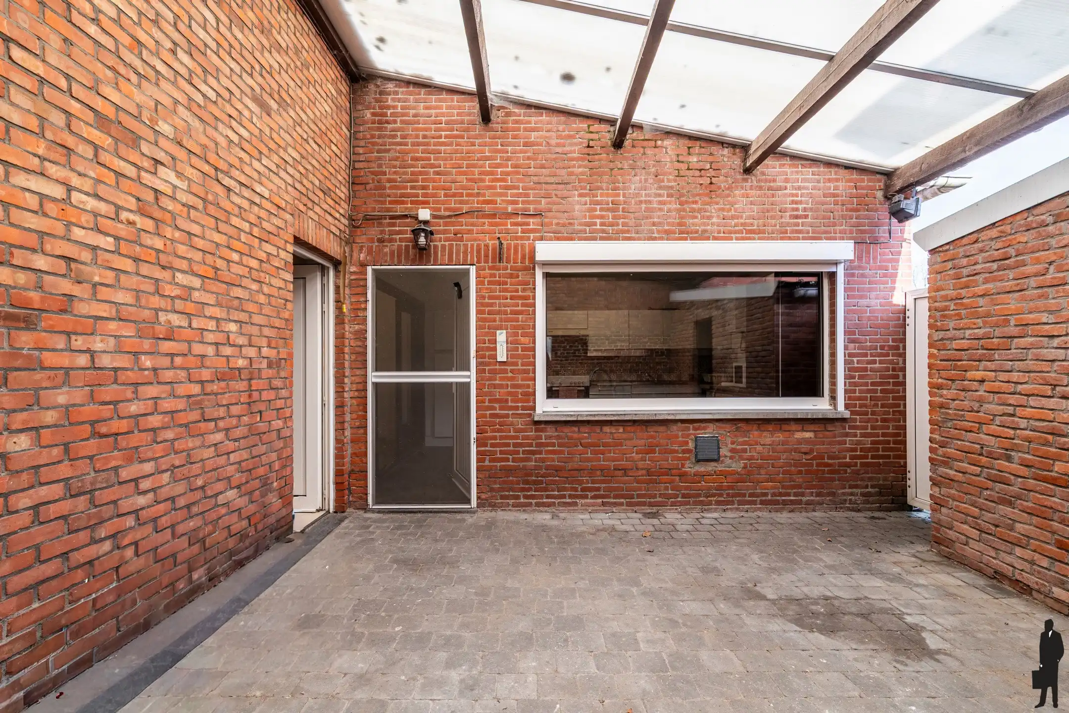 Te renoveren woning met 4 slaapkamers in Sint-Jozef foto 9