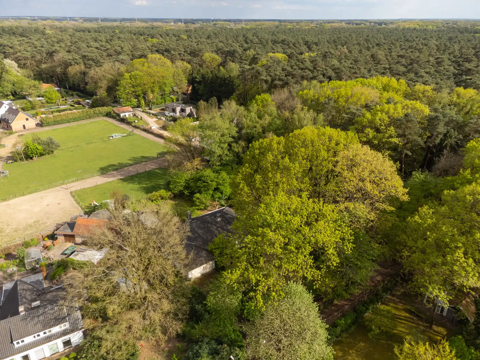 Ruime te renoveren  gelijkvloerse villa met vrij uitzicht foto 3