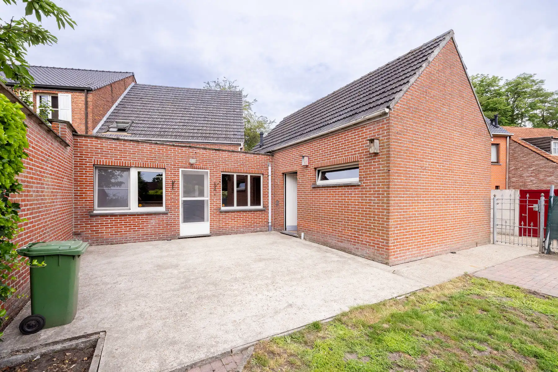 Charmante gezinswoning met 3 slp, garage en zonnige tuin foto 5