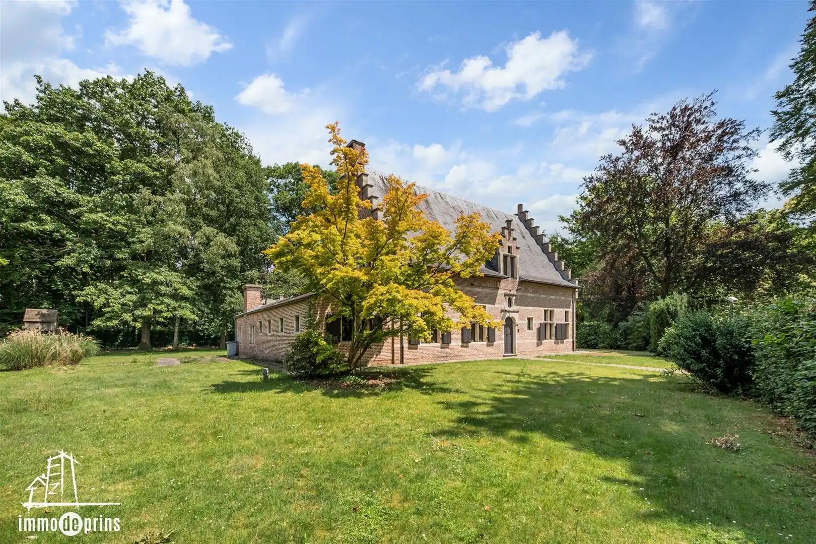 Ruime villa in residentiele wijk foto 7