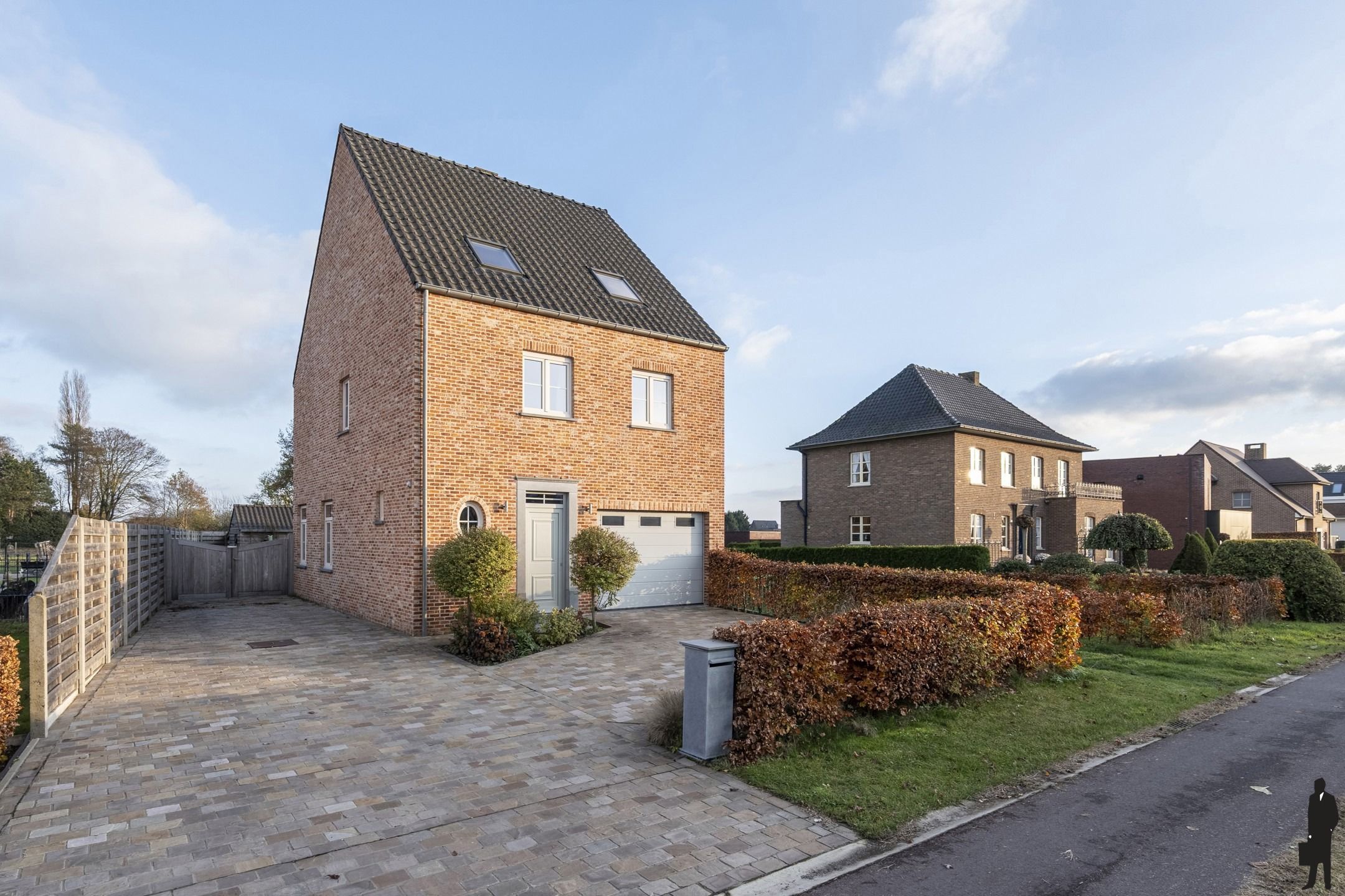 Recente, instapklare HOB-woning met 3 à 4 slpk. en bouwgrond foto 3