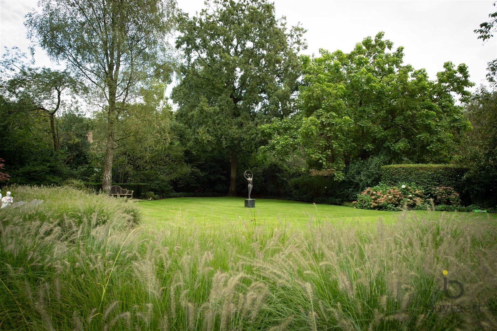 Villa op toplocatie met parktuin en zwembad! foto 47