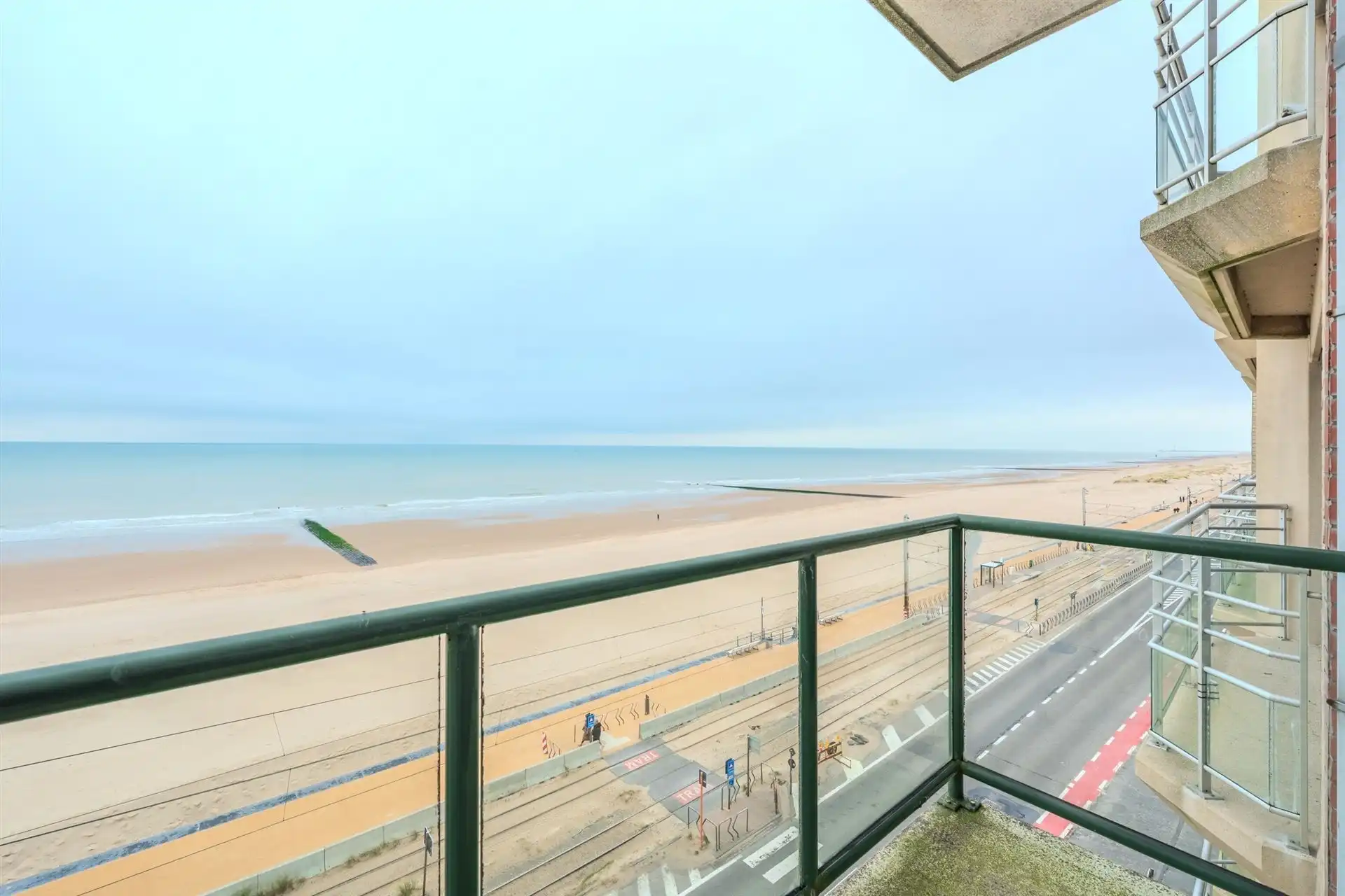 studio foto {{pictureIndex}}