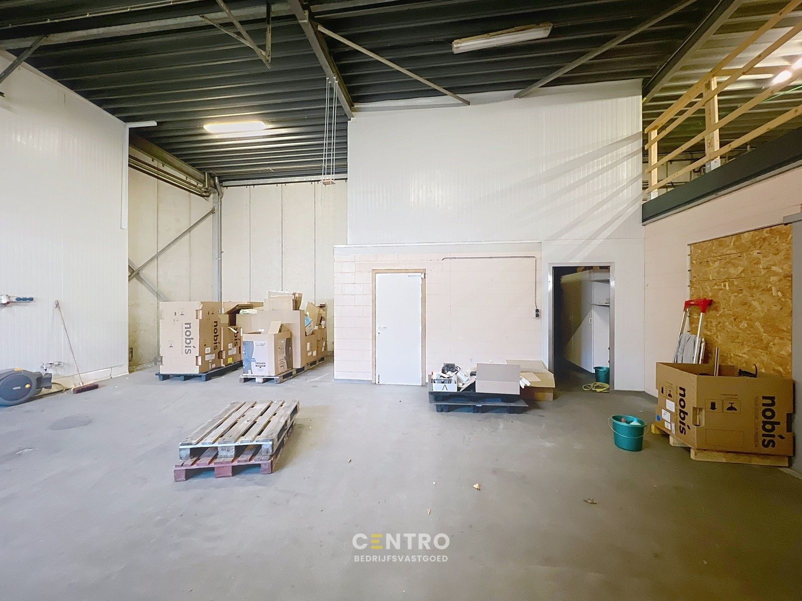 Topligging! Handelspand met magazijn langs de Westlaan in Roeselare. foto 9