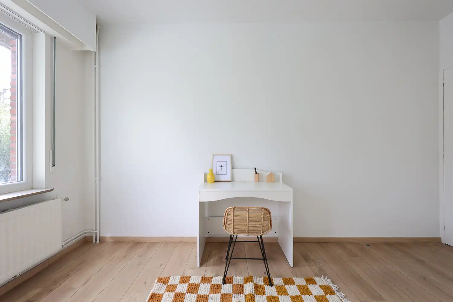 Instapklaar appartement met 2 ruime slks, tuin en parking! foto 32