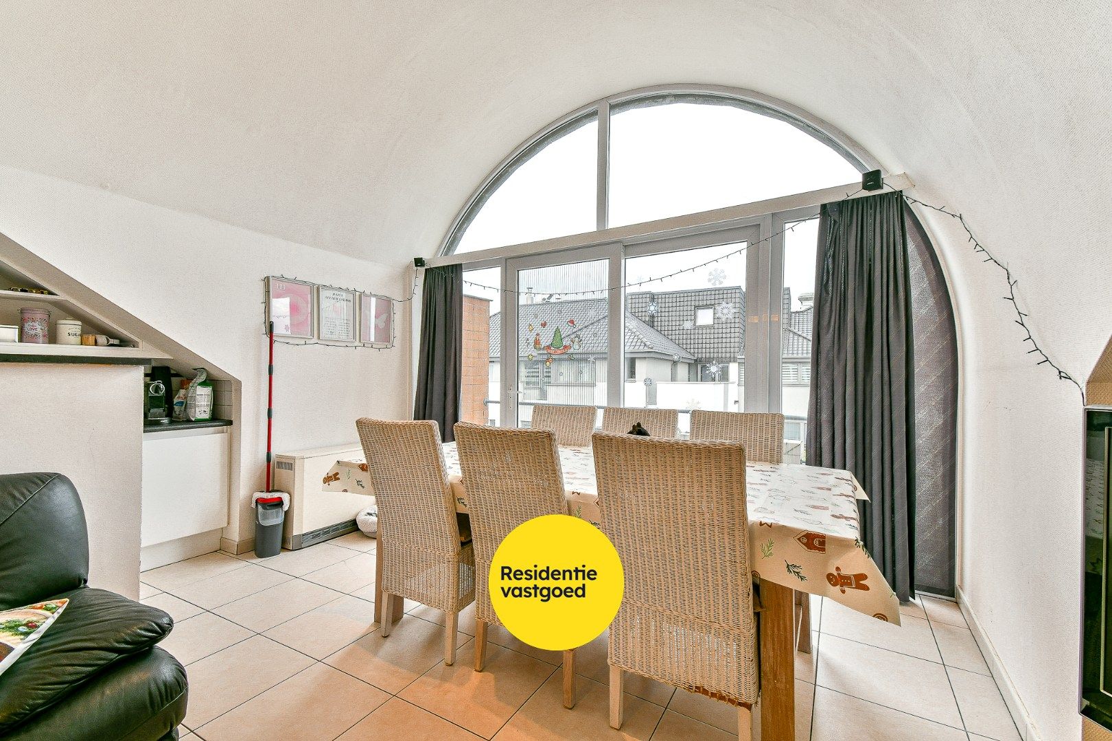 Dakappartement met 3 slaapkamers en garagebox in  centrum van Gistel foto 3