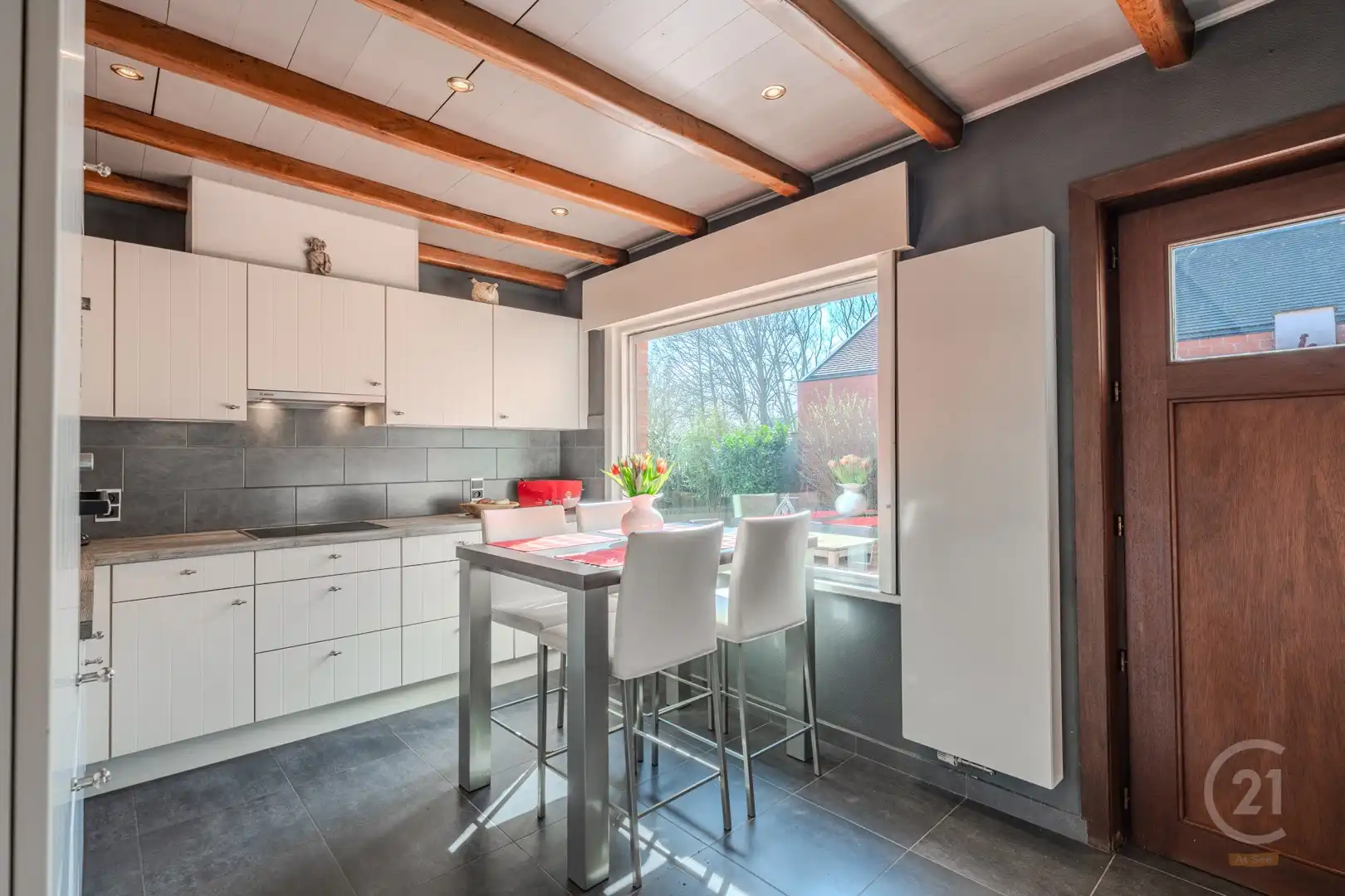 Gezellige woning met veel buitenruimte en rustige ligging foto 13