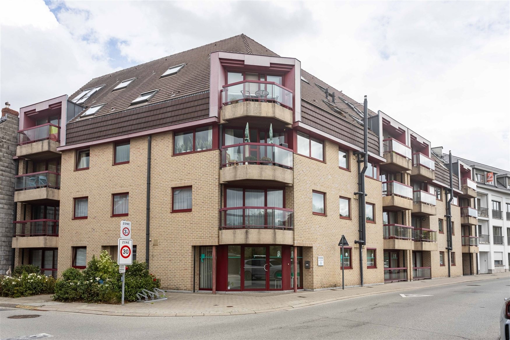 Instapklaar appartement met zonnig terras en topligging in Oudenaarde! foto 16