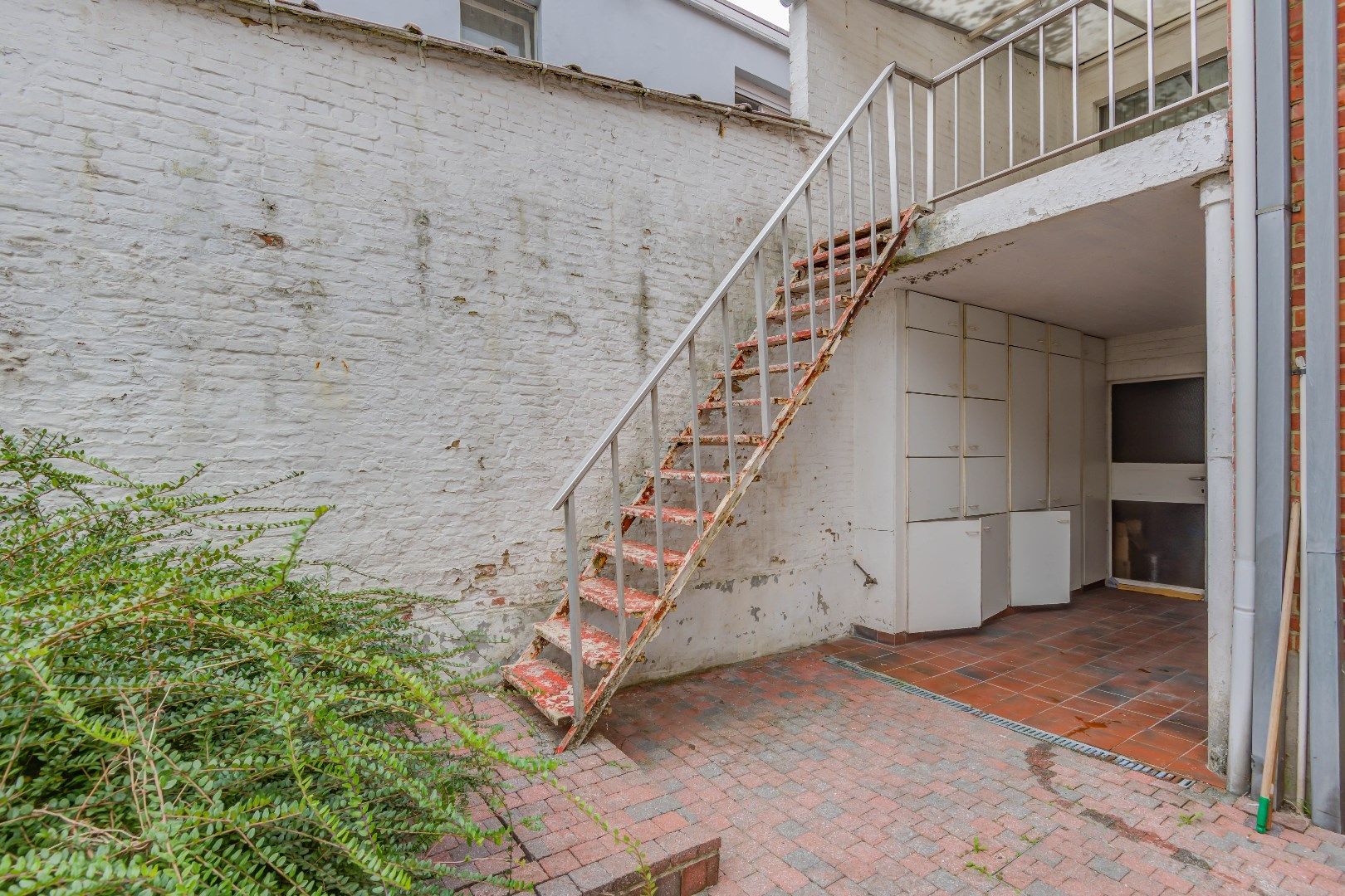 Rijwoning met 3 slaapkamers , garage en tuin foto 8