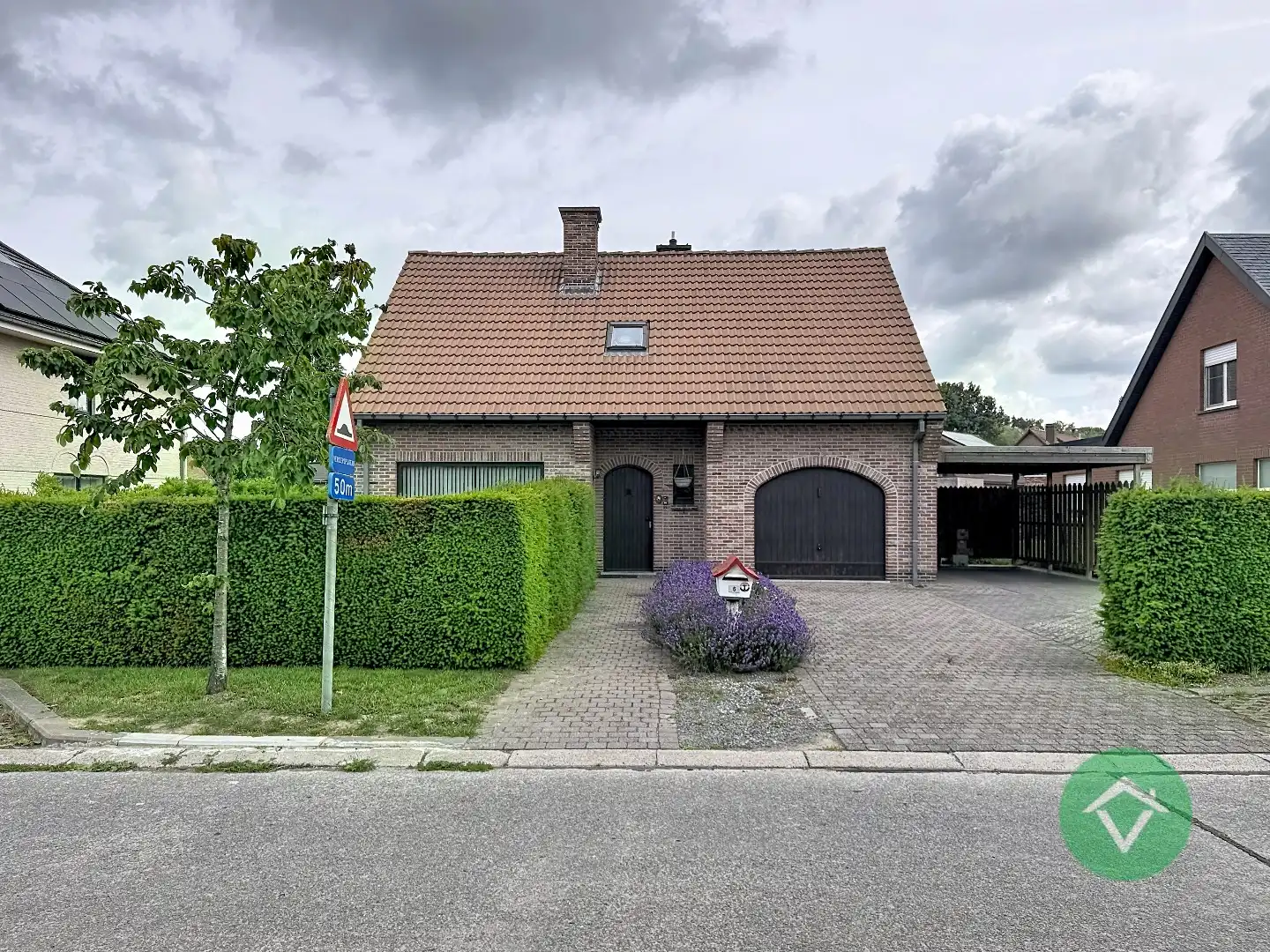 Instapklare gezinswoning met garage, carport en zonnige tuin in Scheldewindeke (Oosterzele) foto 2