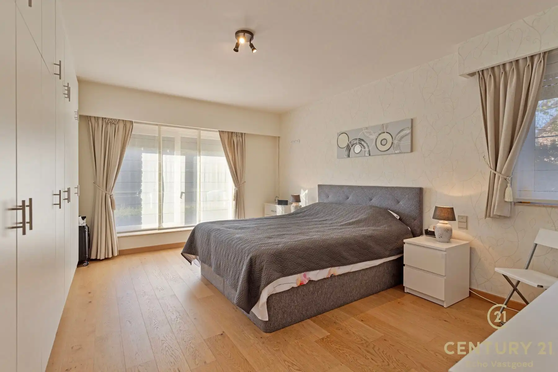 Ruime, gerenoveerde villa met fraaie tuin op ca 2420m² foto 16