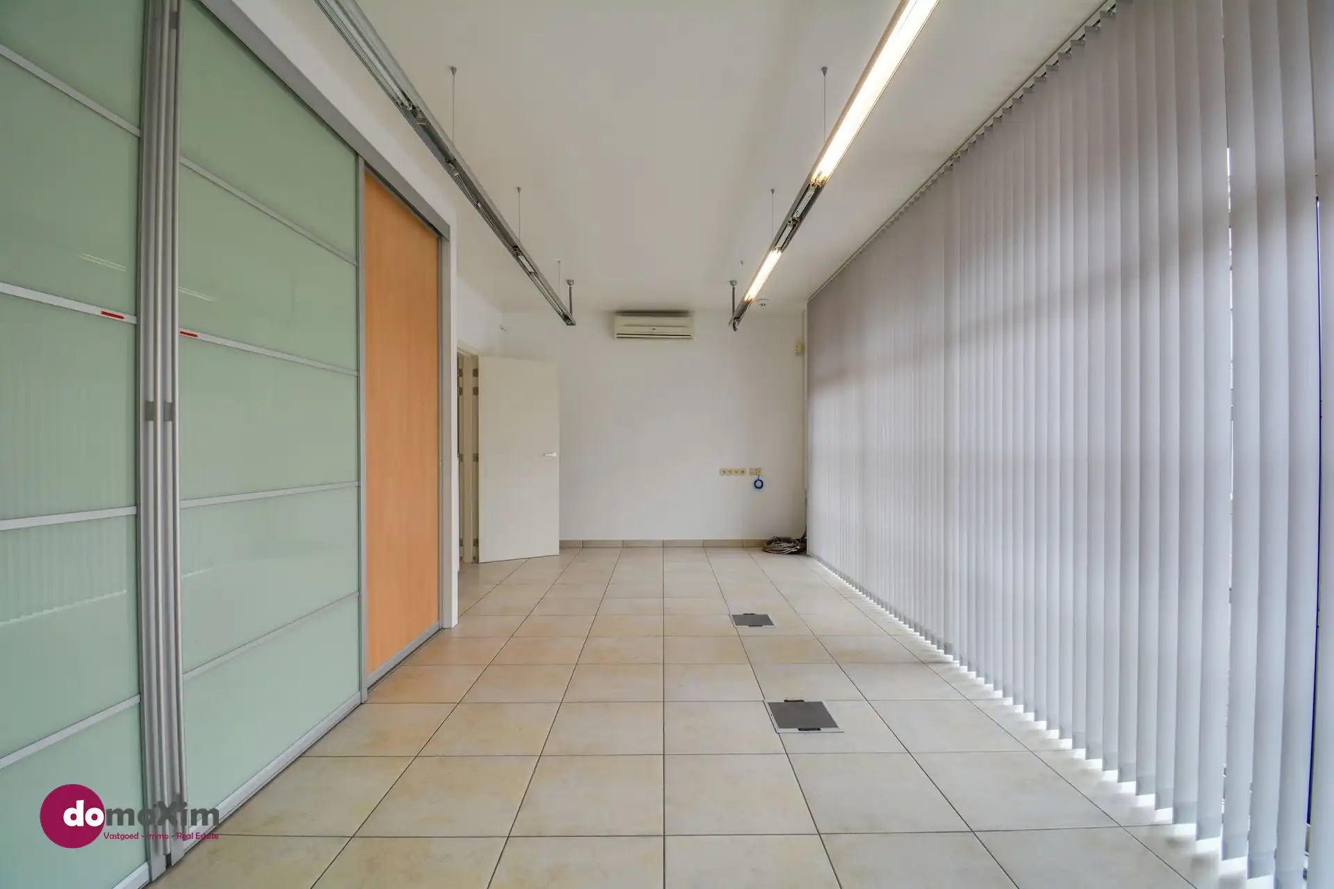 Ruime woning met kantoorruimte in het centrum van Hever foto 2