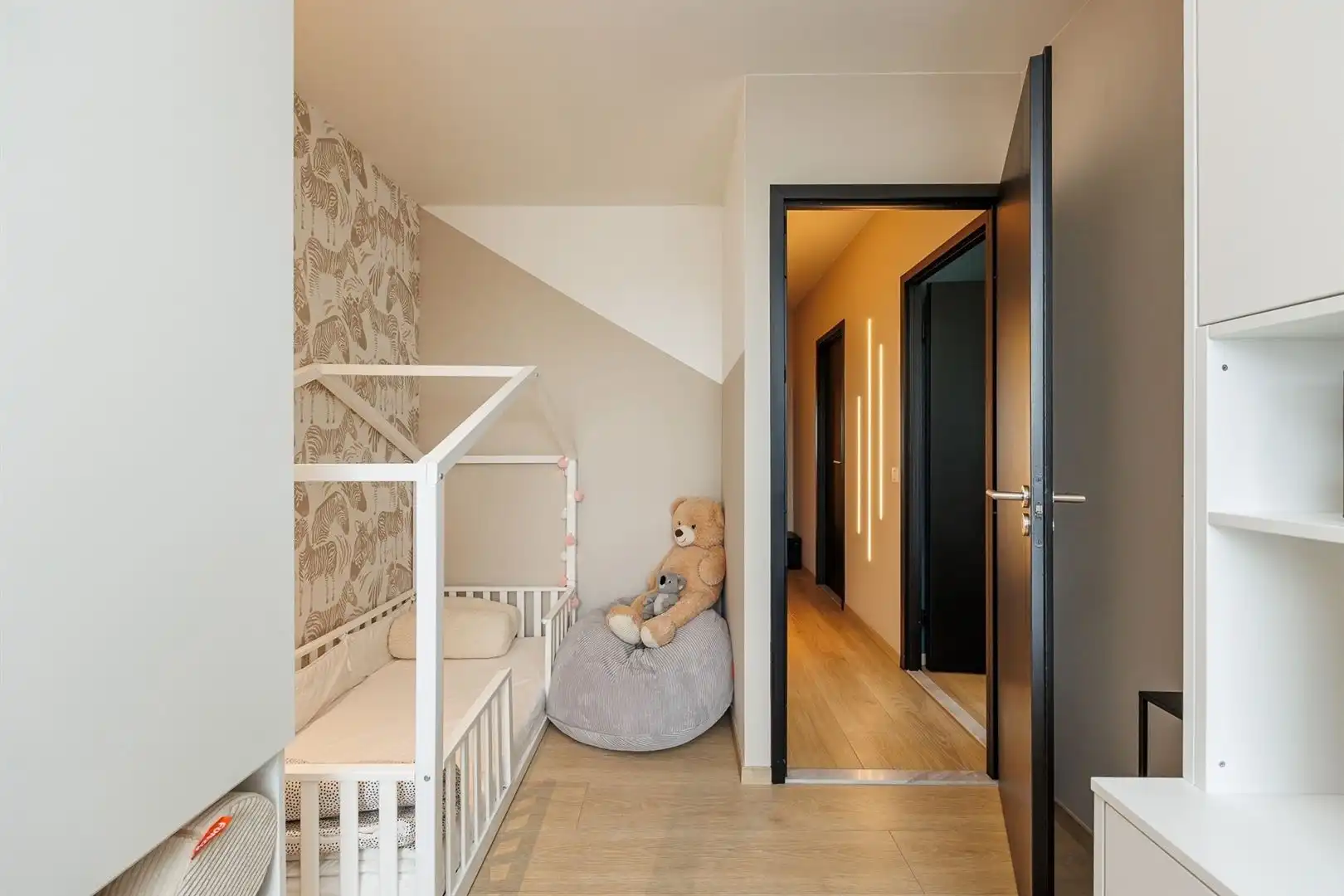 Gerenoveerd appartement met adembenemende zichten foto 17