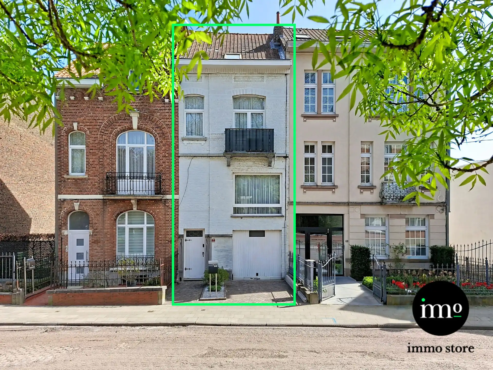 Karaktervolle bel-etagewoning met tuin en garage foto {{pictureIndex}}