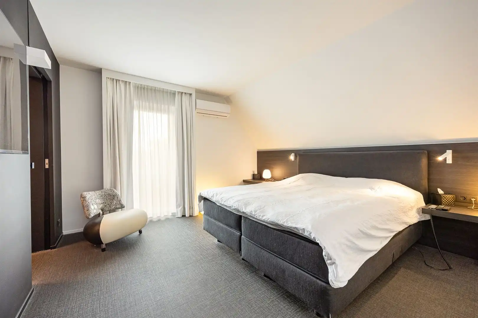 Stijlvolle villa met moderne uitbouw en zuidwest tuin. foto 16