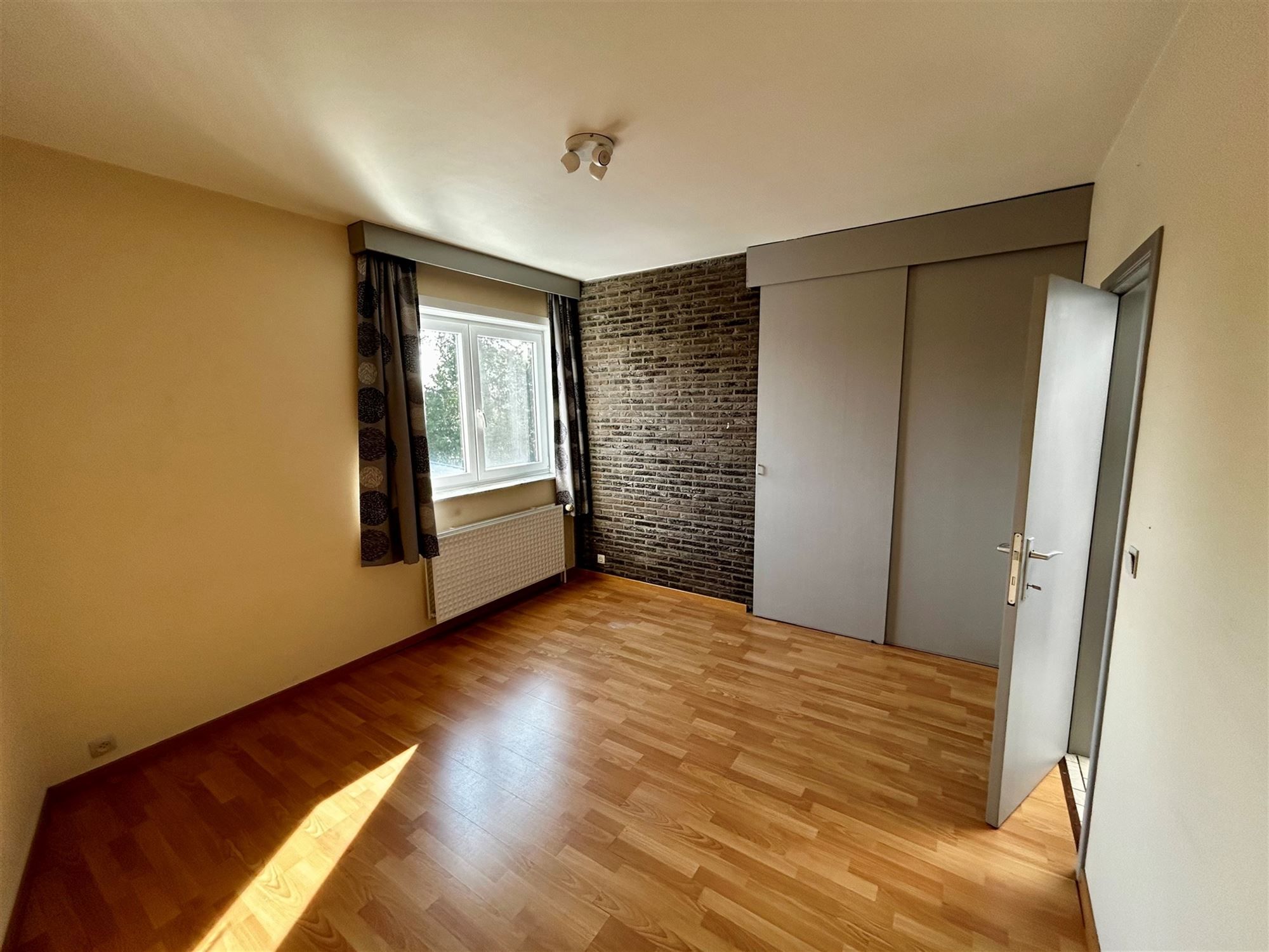 2 slaapkamer appartement met klein terras  foto 5