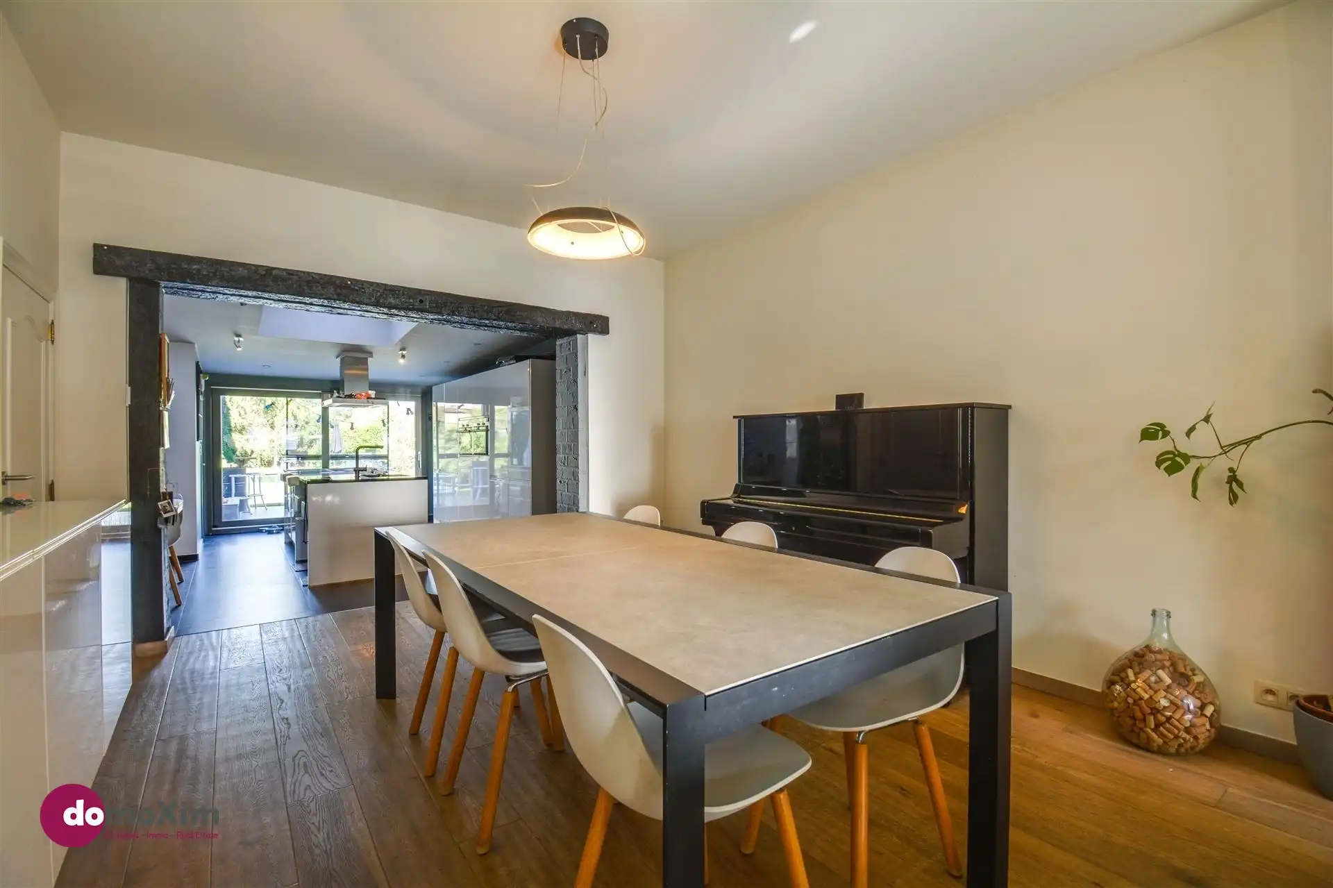 Stijlvol en verrassend ruime woning op wandelafstand van het centrum van Boortmeerbeek foto 5