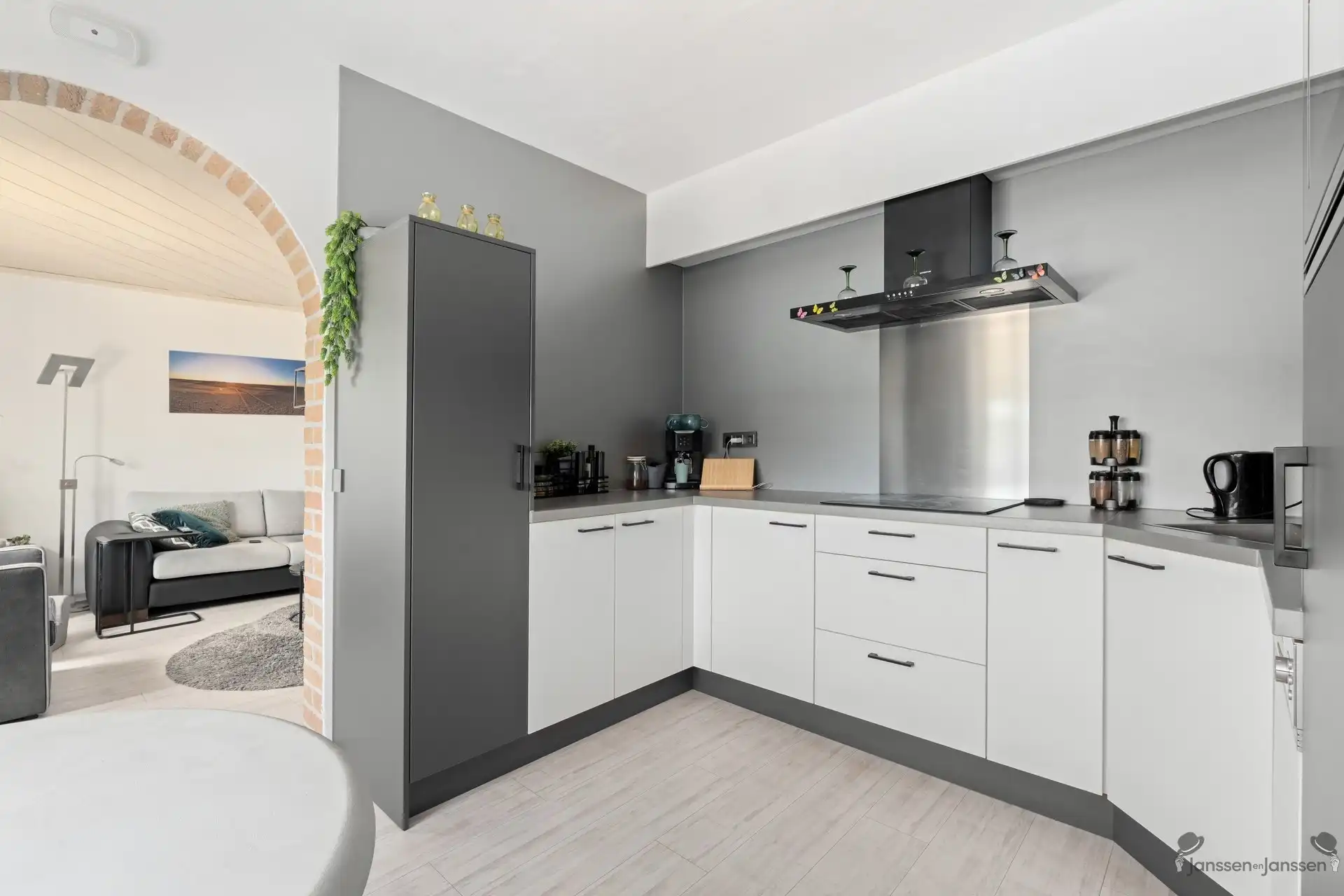 Instapklare gelijkvloerse Spaanse villa op een uitzonderlijk rustige locatie foto 7