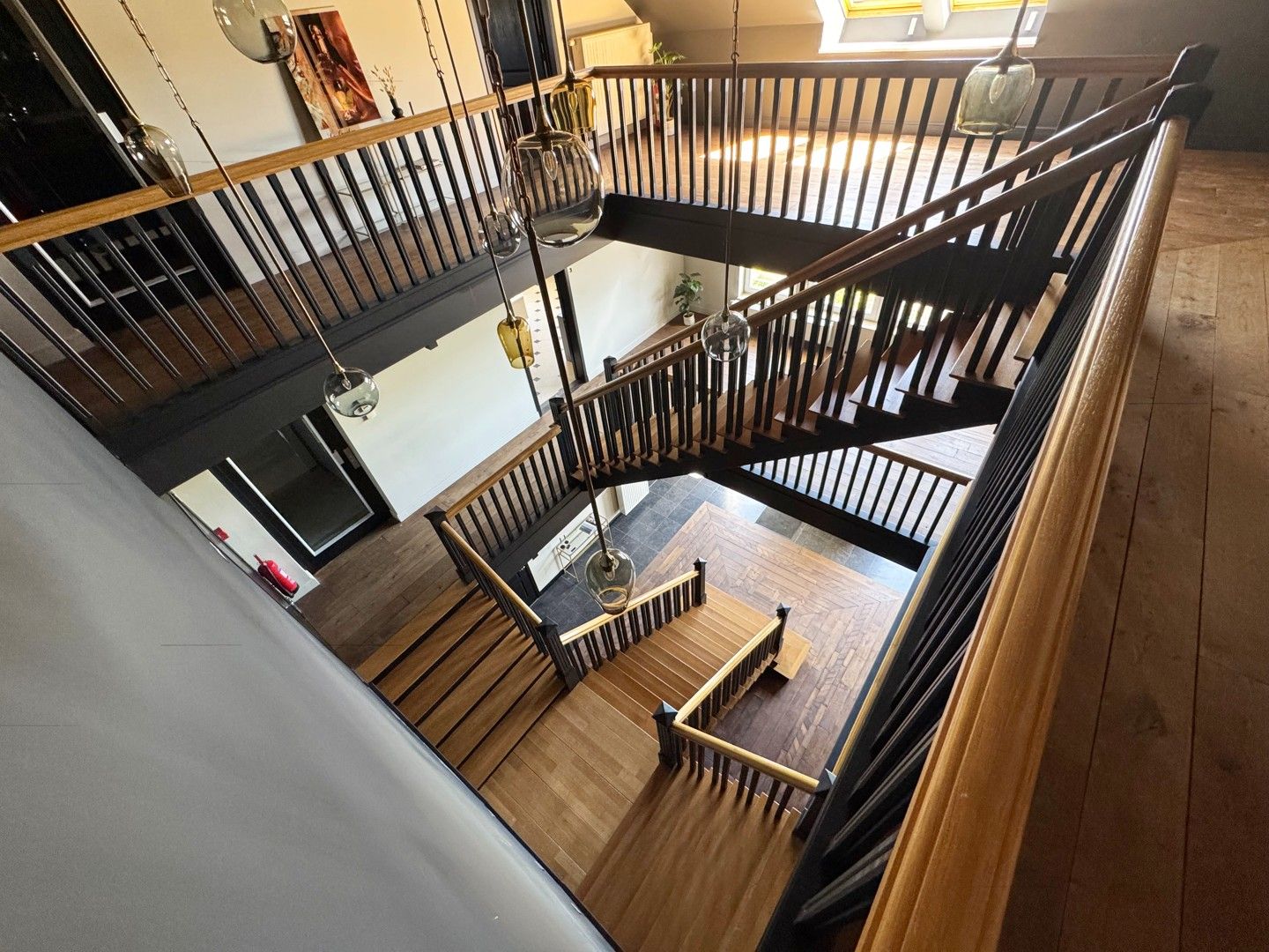 Unieke en ruime villa met 9 slaapkamers, lift, zonnepanelen en 10 parkeerplaatsen op riant perceel van 2.313 m² foto 32