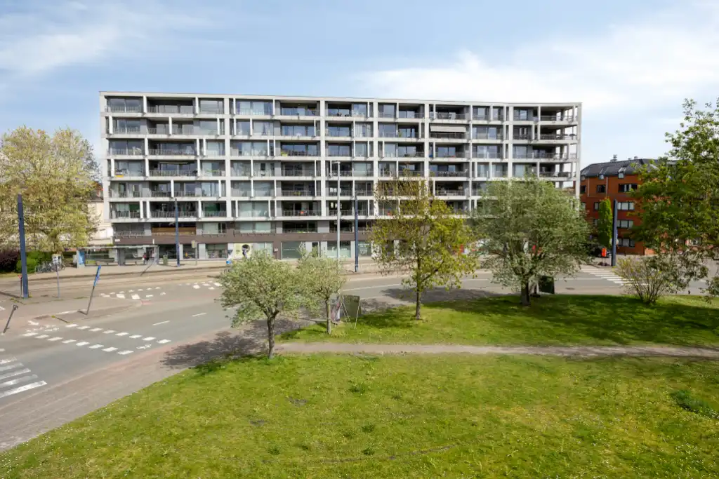 Hoekappartement met twee slaapkamers en ruim zonneterras. foto 16