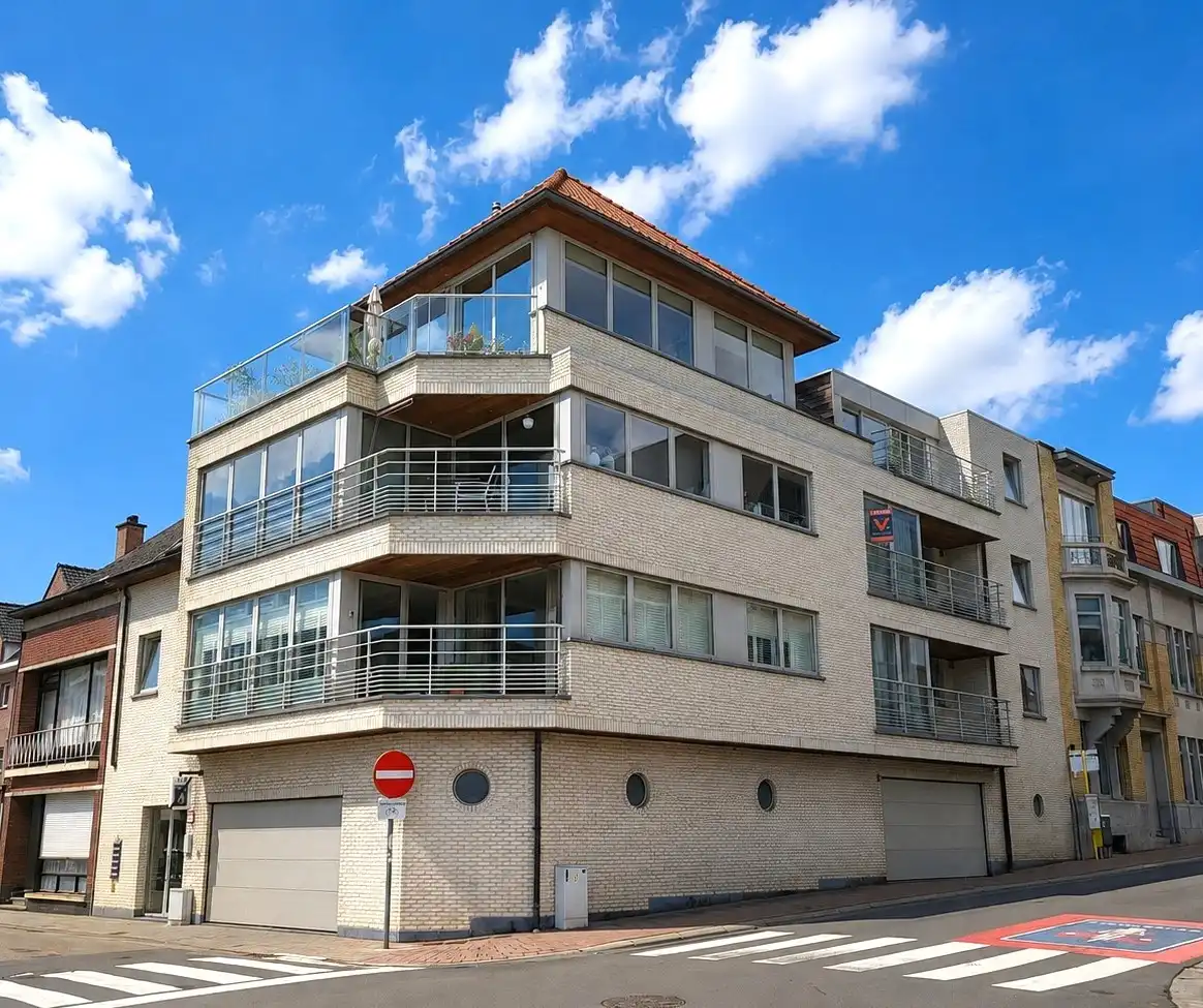 Prachtig energiezuinig 2-slaapkamerappartement met 2 zonnige terrassen en lift in hartje Geraardsbergen. foto {{pictureIndex}}