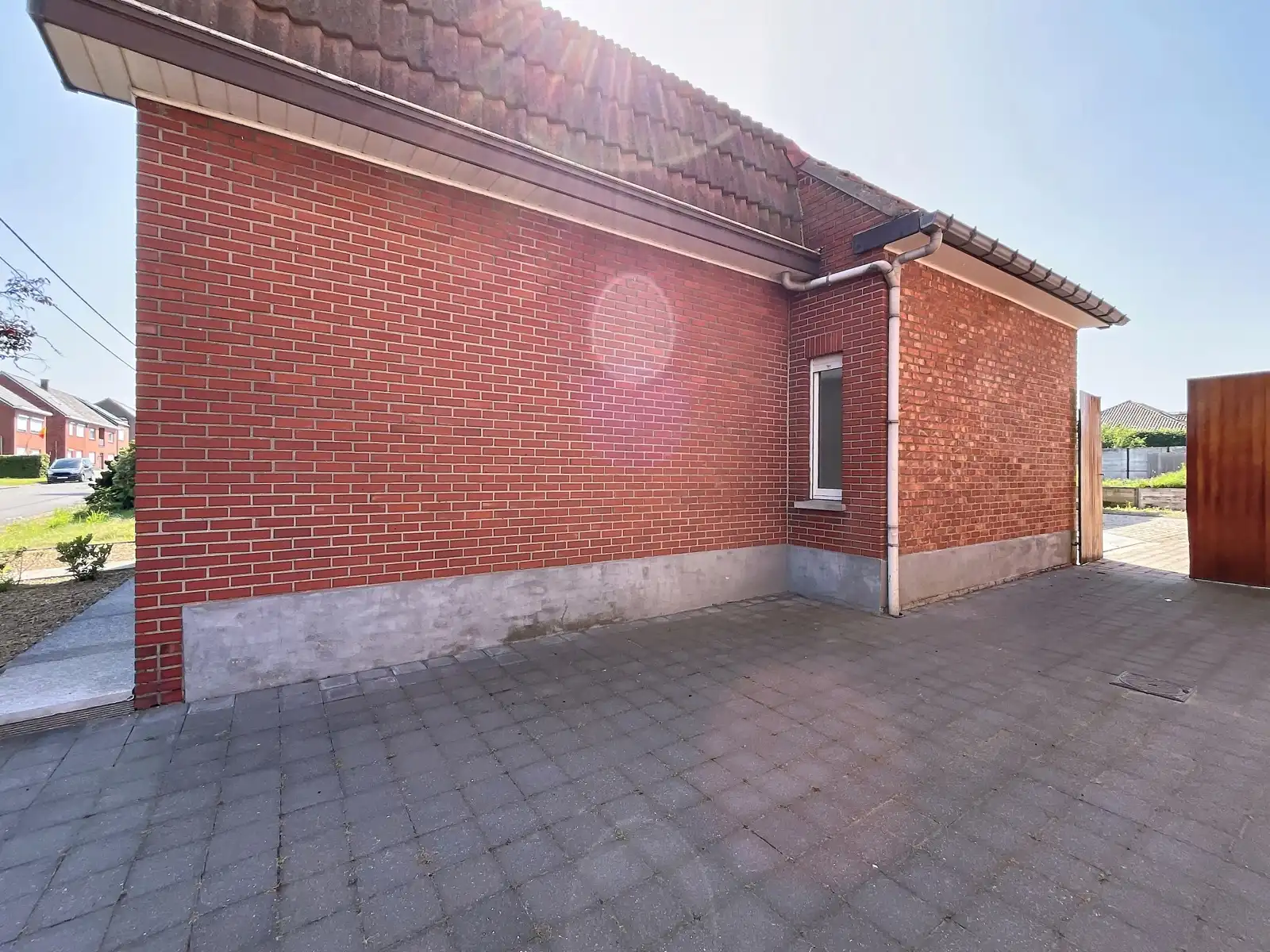 Charmante en opgefriste woning te Nieuwerkerken foto 23