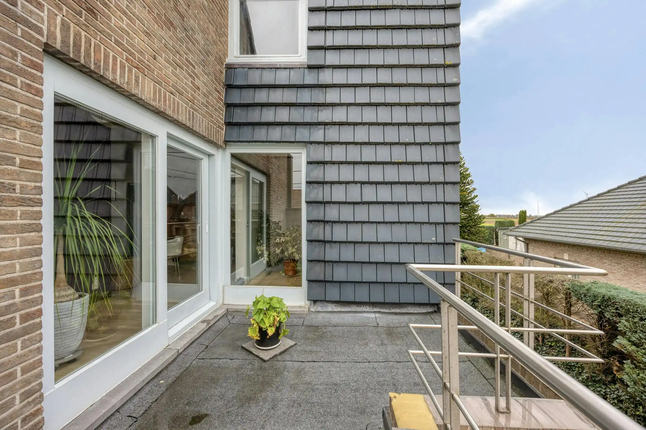 Gelijkvloers handelsruimte of kantoor met woning en tuin foto 32