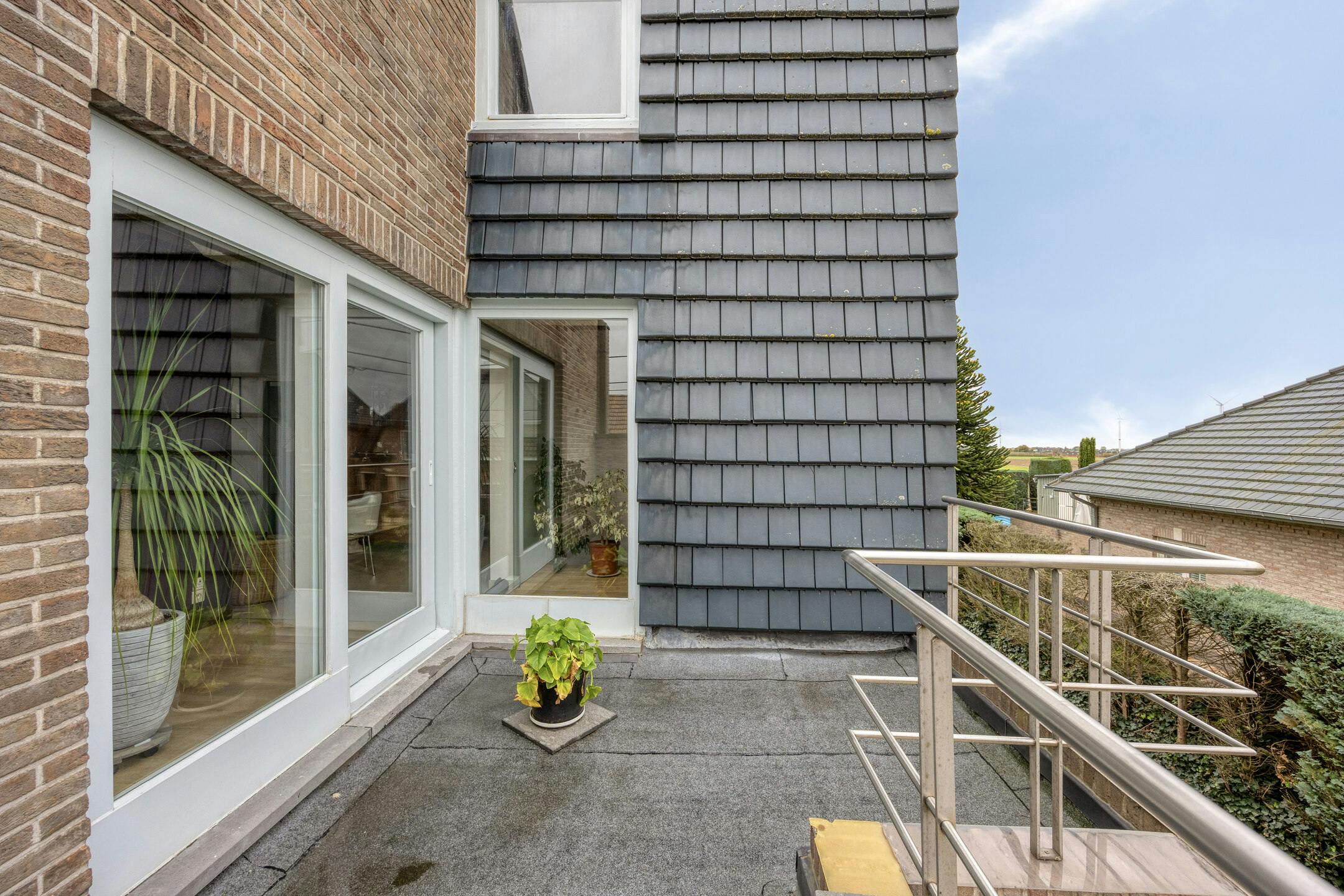 Gelijkvloers handelsruimte of kantoor met woning en tuin foto 32