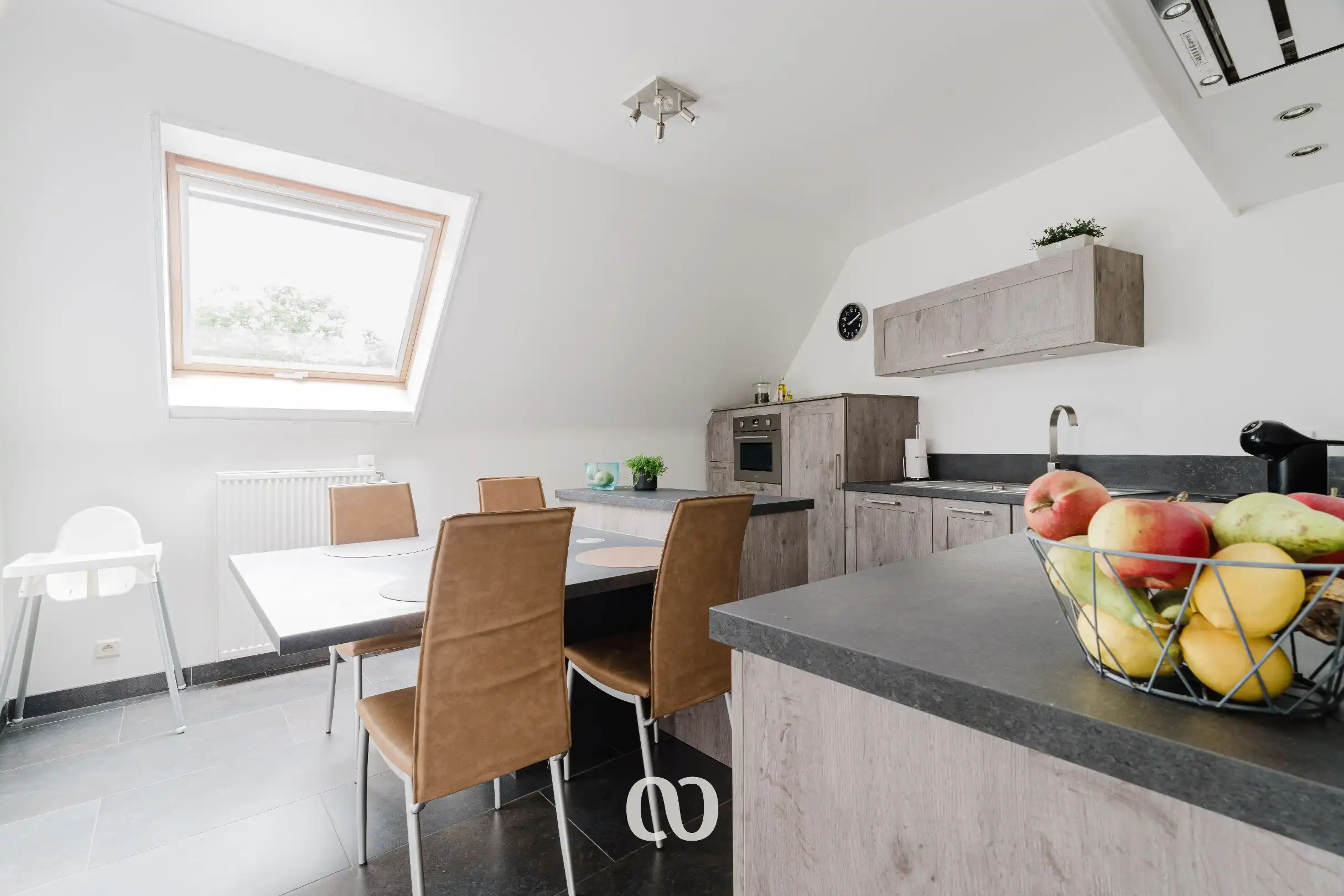 Prachtig gelegen duplex appartement met drie slaapkamers en garage foto 4