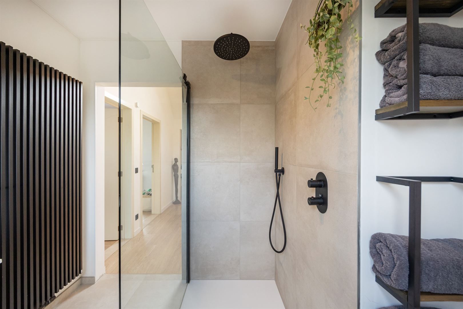 Instapklare woning met tuin en garage! foto 23