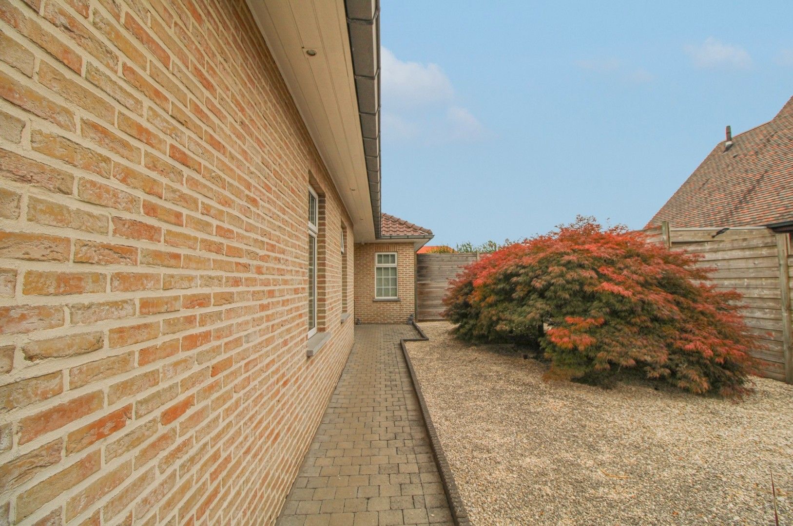 Vrijstaande, instapklare woning in een rustige woonwijk foto 3