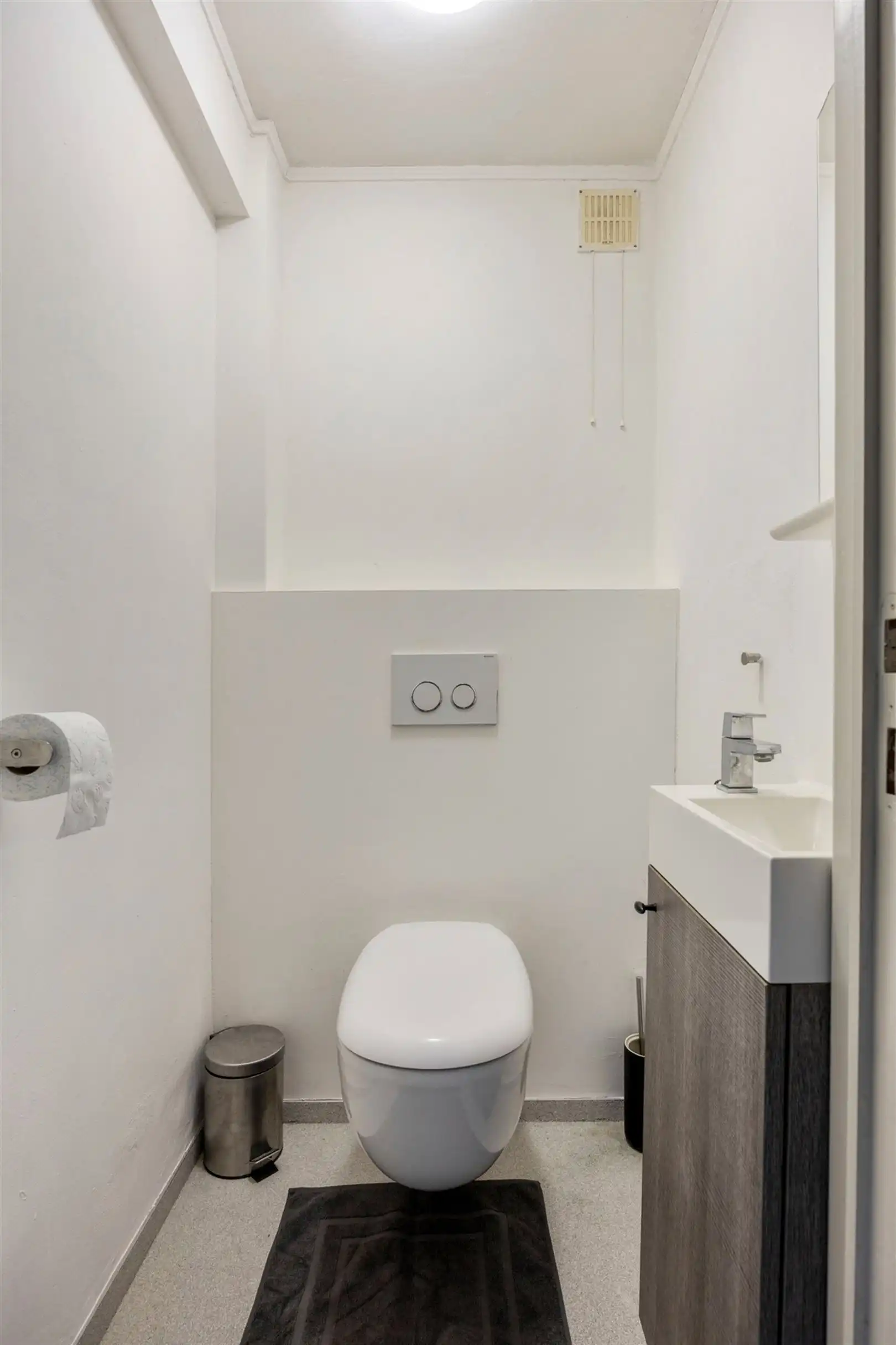 TE KOOP: Gerenoveerd appartement met 2 slaapkamers, terras en garage te Heusden! foto 17