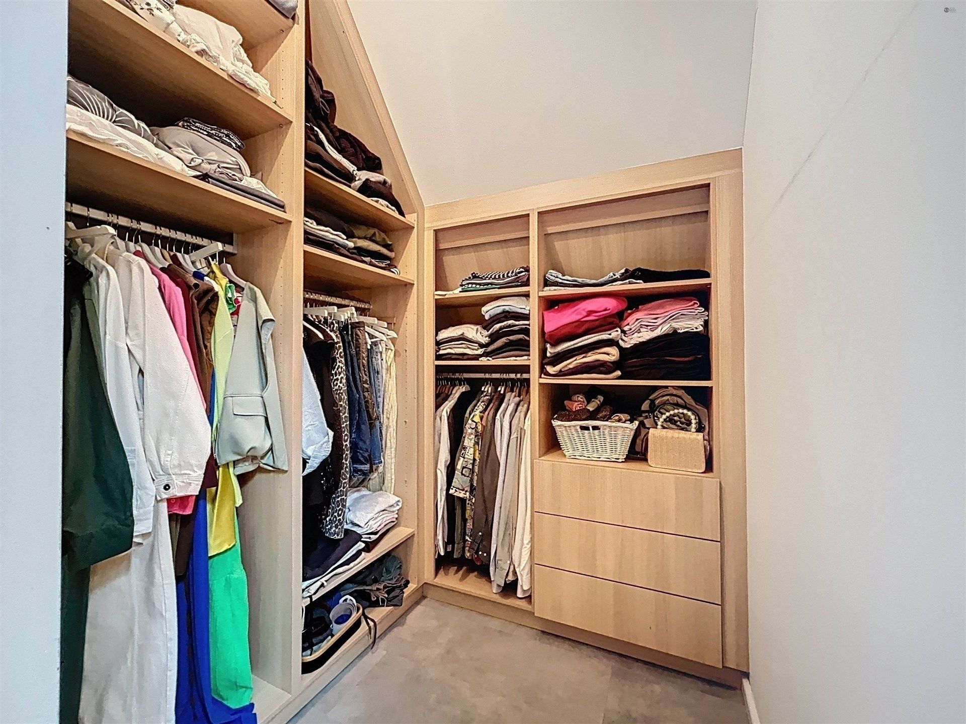 Historisch wonen in Clinge: oud-gemeentehuis met uniek karakter (400m²) foto 21